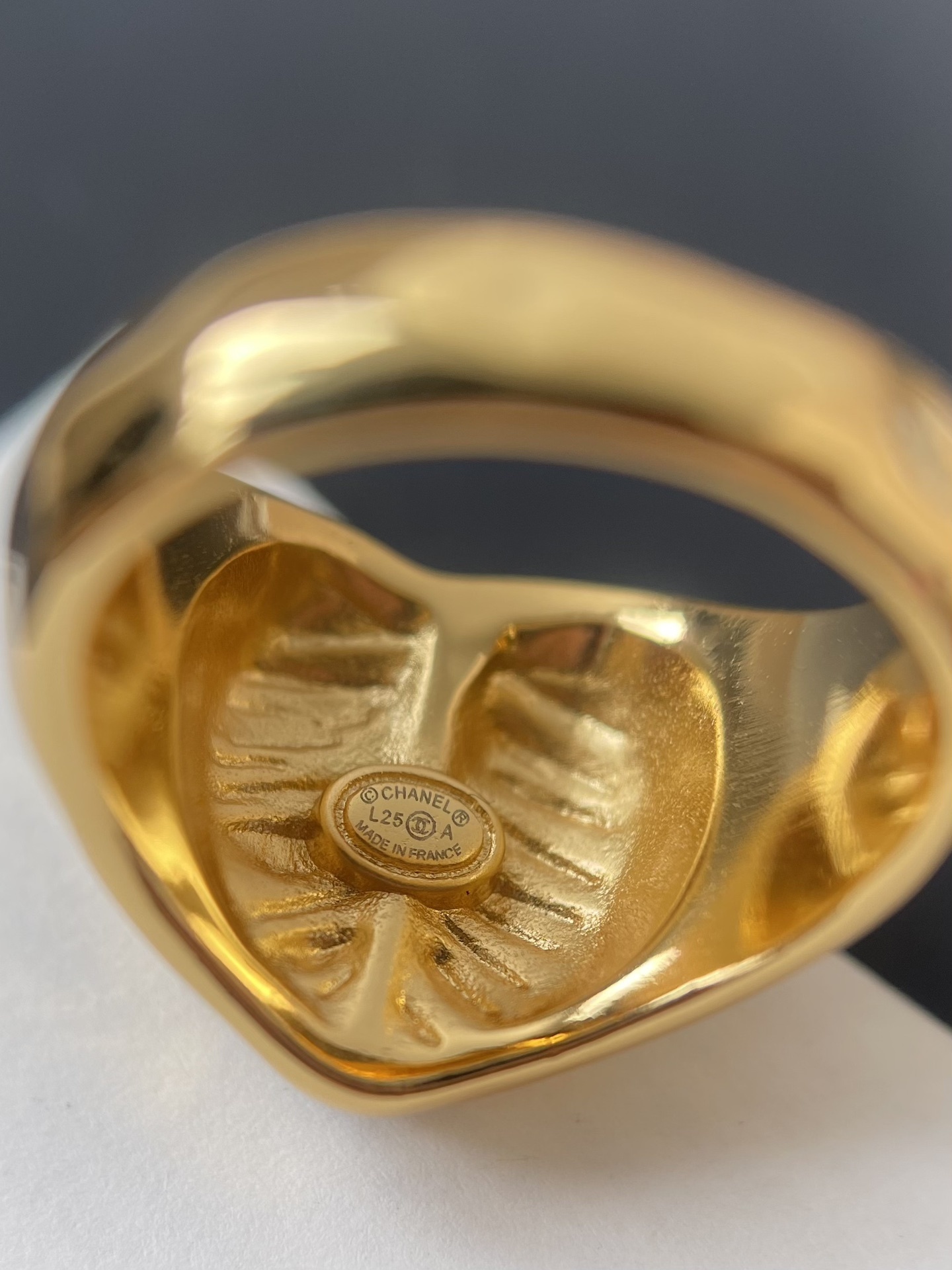 Luxury Gold Heart Ring with Black Enamel and Iconic CC Logo