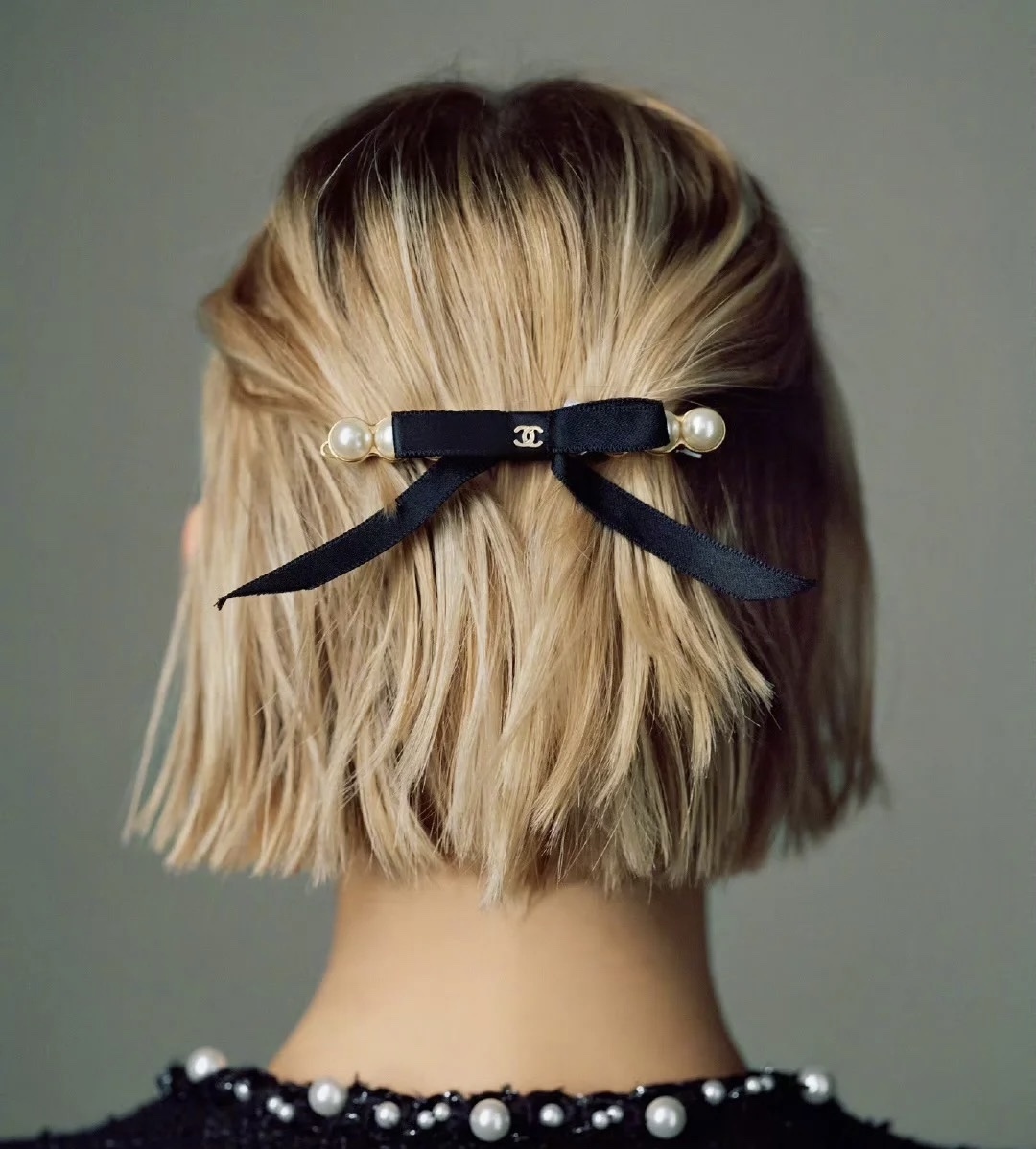 Elegant Black Bow Pearl Hair Clip – Luxury Designer Style Barrette