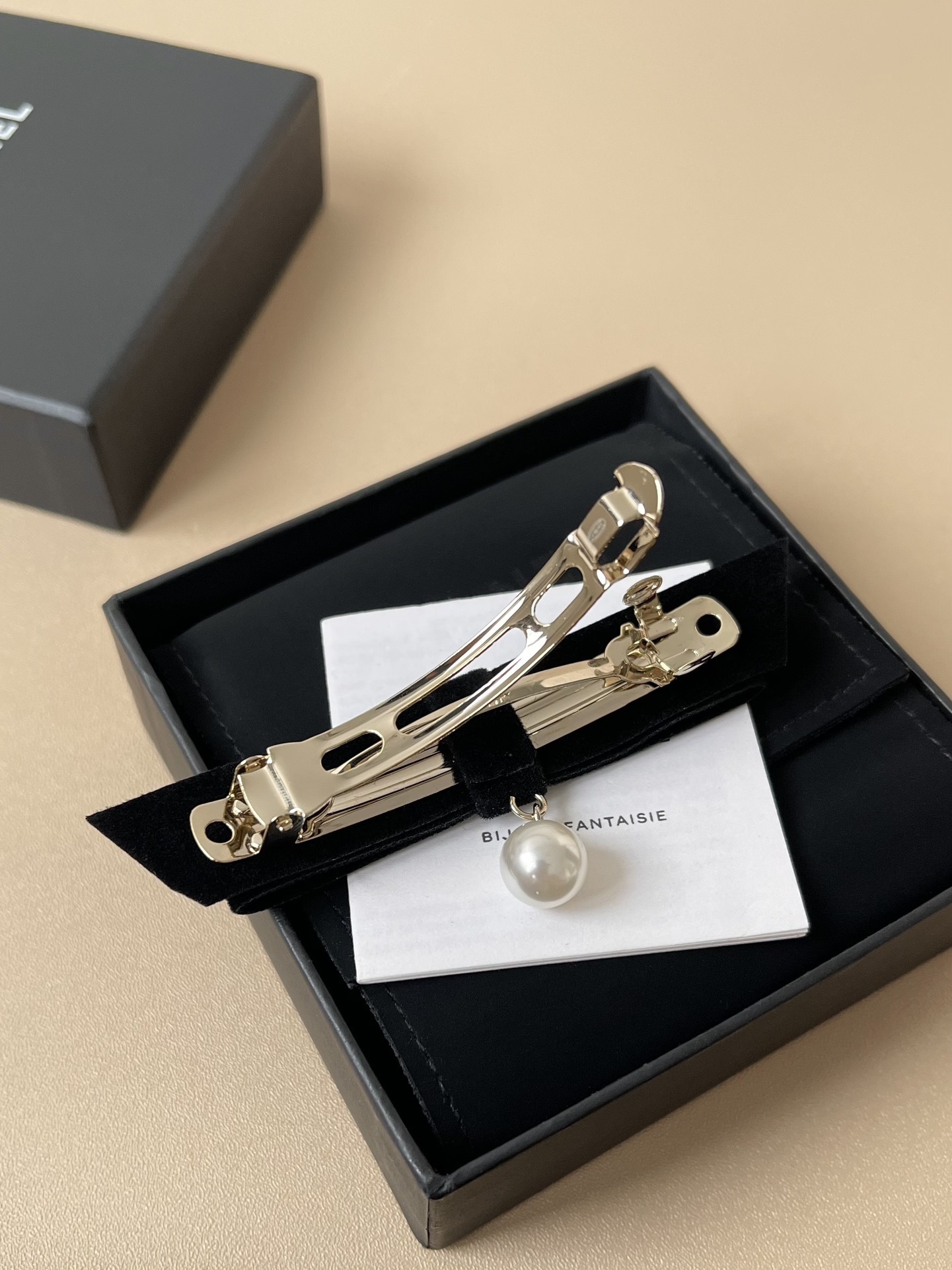 Elegant Chanel Black Velvet Bow Hair Clip with CC Pearl Drop