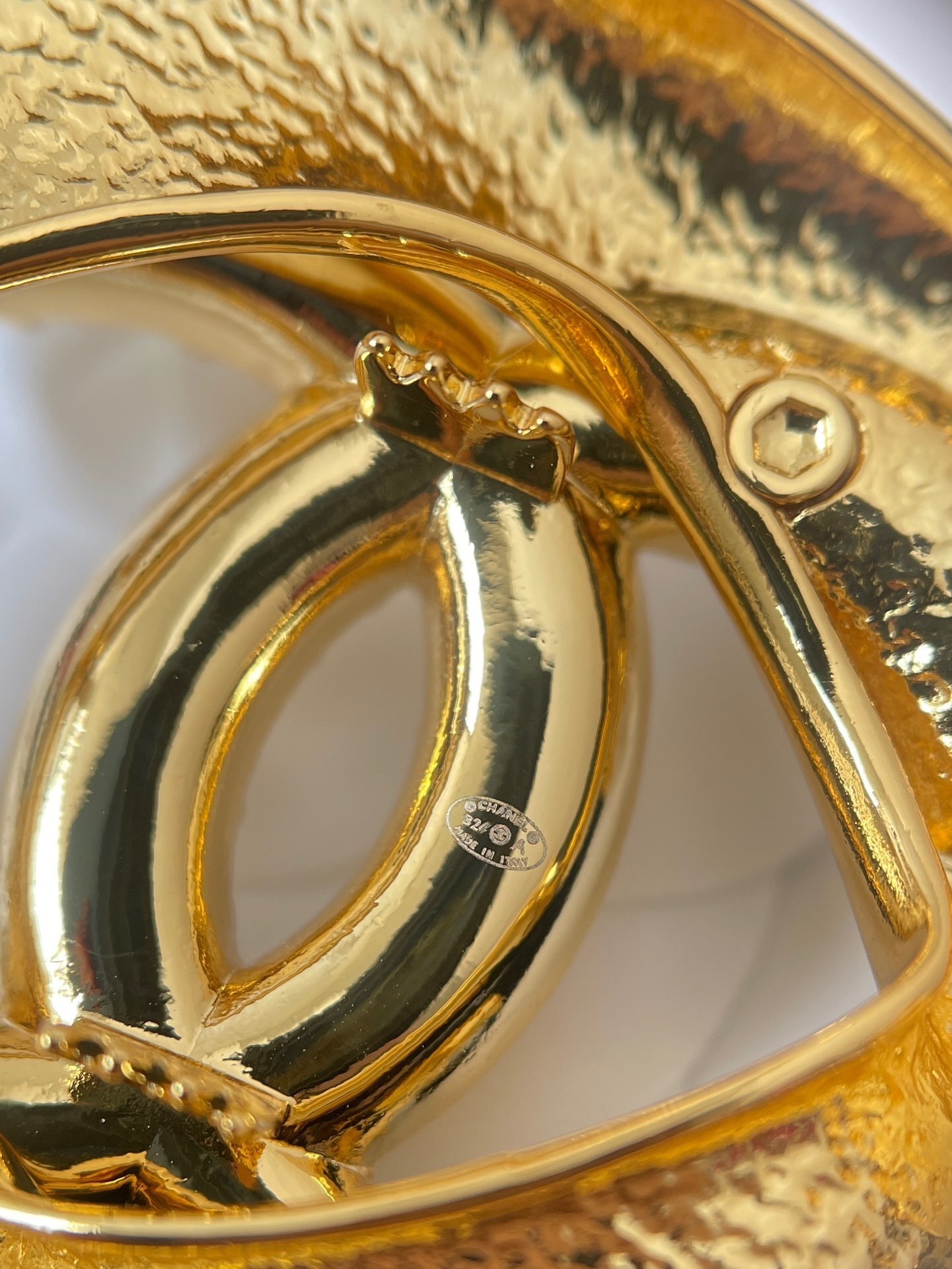 Luxury Gold CC Hair Clip with Pearls and Rhinestones for Women