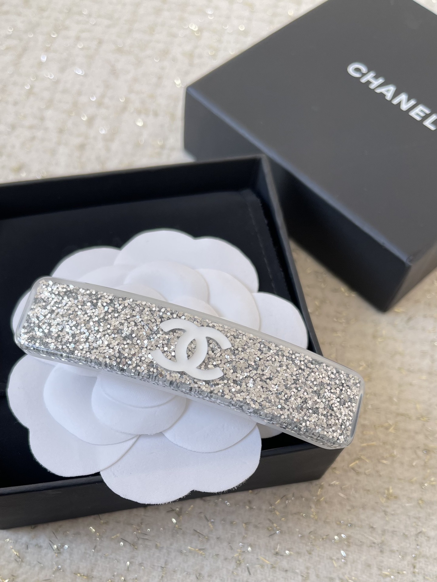 Luxury Silver Glitter Hair Clip Elegant Logo Barrette for Women
