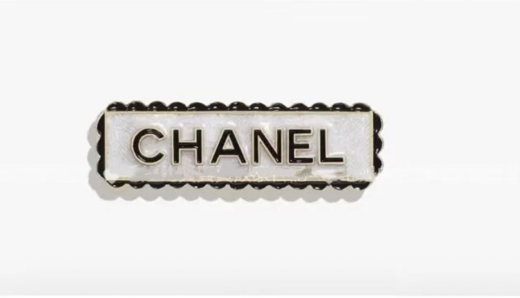 Luxury Chanel Logo Hair Clip – Elegant Designer Barrette for Women