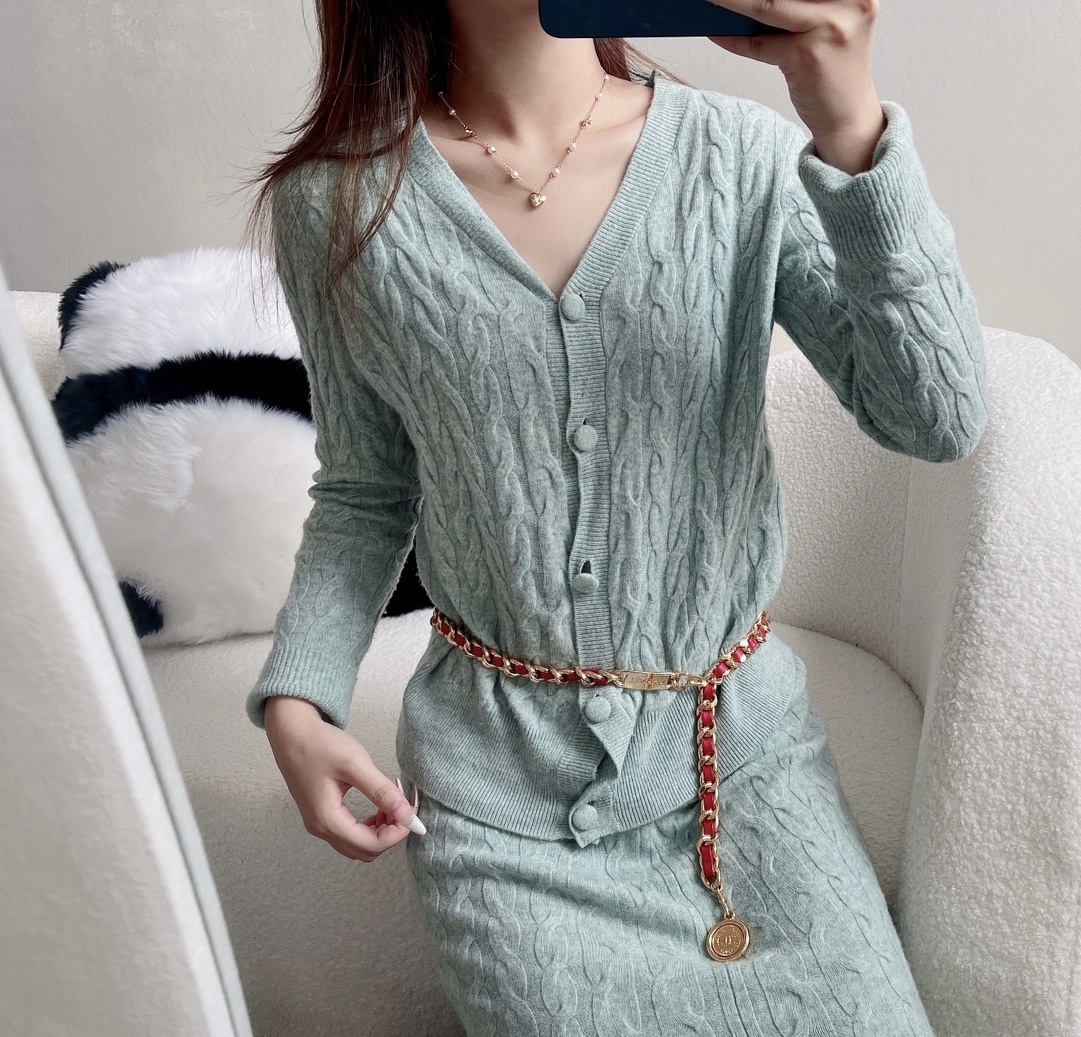 Luxury Gold Chain Belt with Red Leather & Logo Medallion Charm