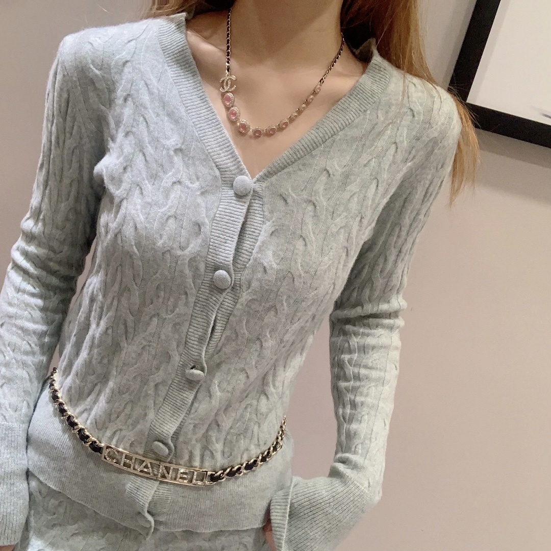 Luxury Chanel Gold Chain Belt with Crystal Logo & Leather Detail