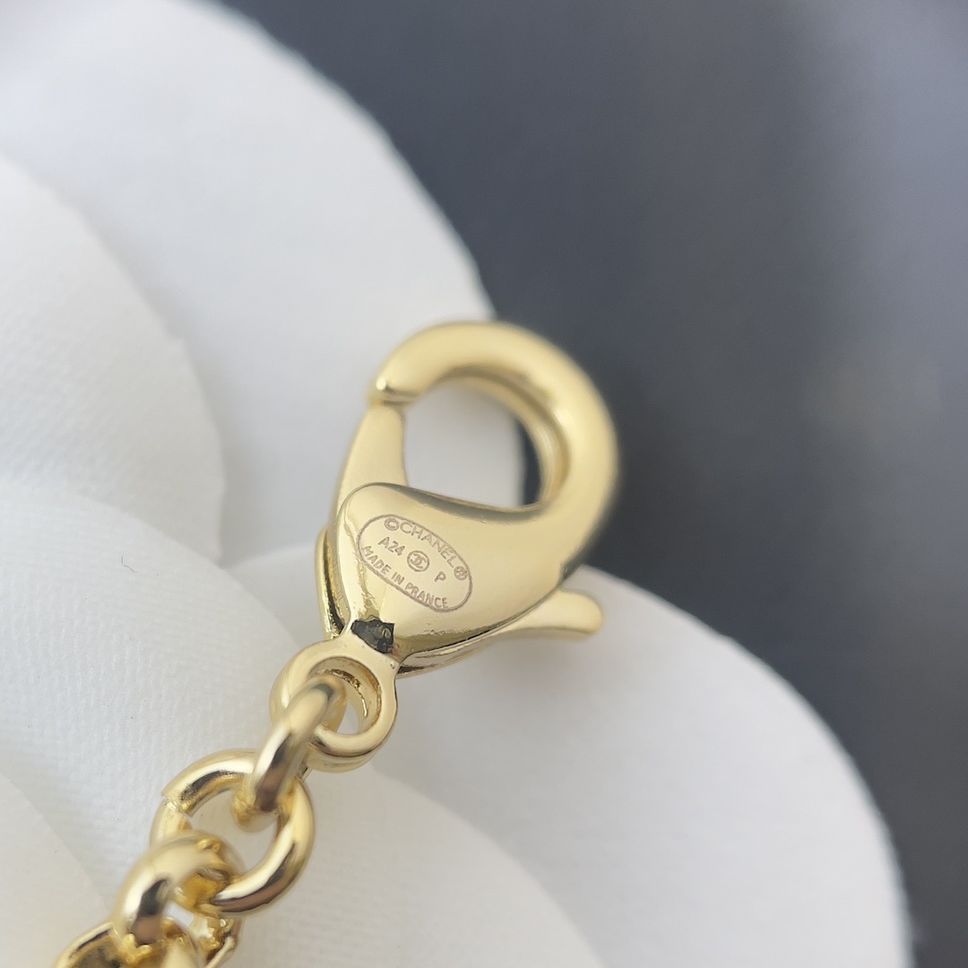 Elegant Gold Heart Pearl Chain Belt - Versatile Luxury Accessory