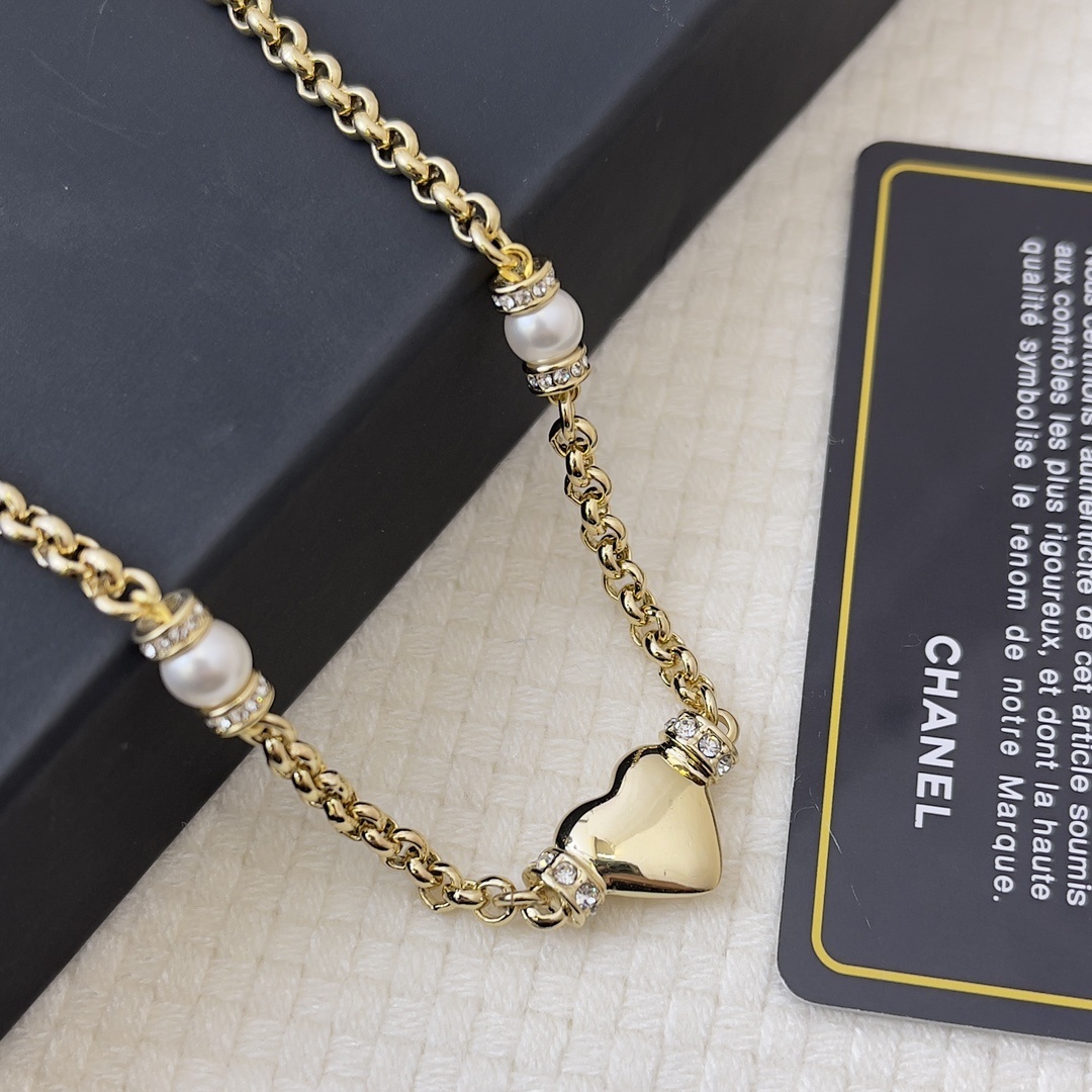 Elegant Gold Heart Pearl Chain Belt - Versatile Luxury Accessory