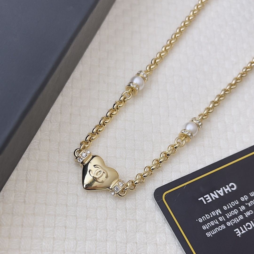 Elegant Gold Heart Pearl Chain Belt - Versatile Luxury Accessory