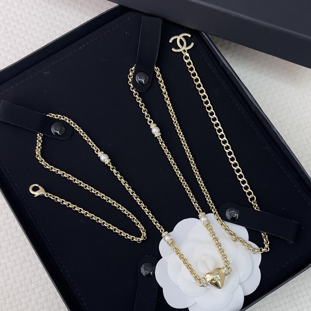 Elegant Gold Heart Pearl Chain Belt - Versatile Luxury Accessory