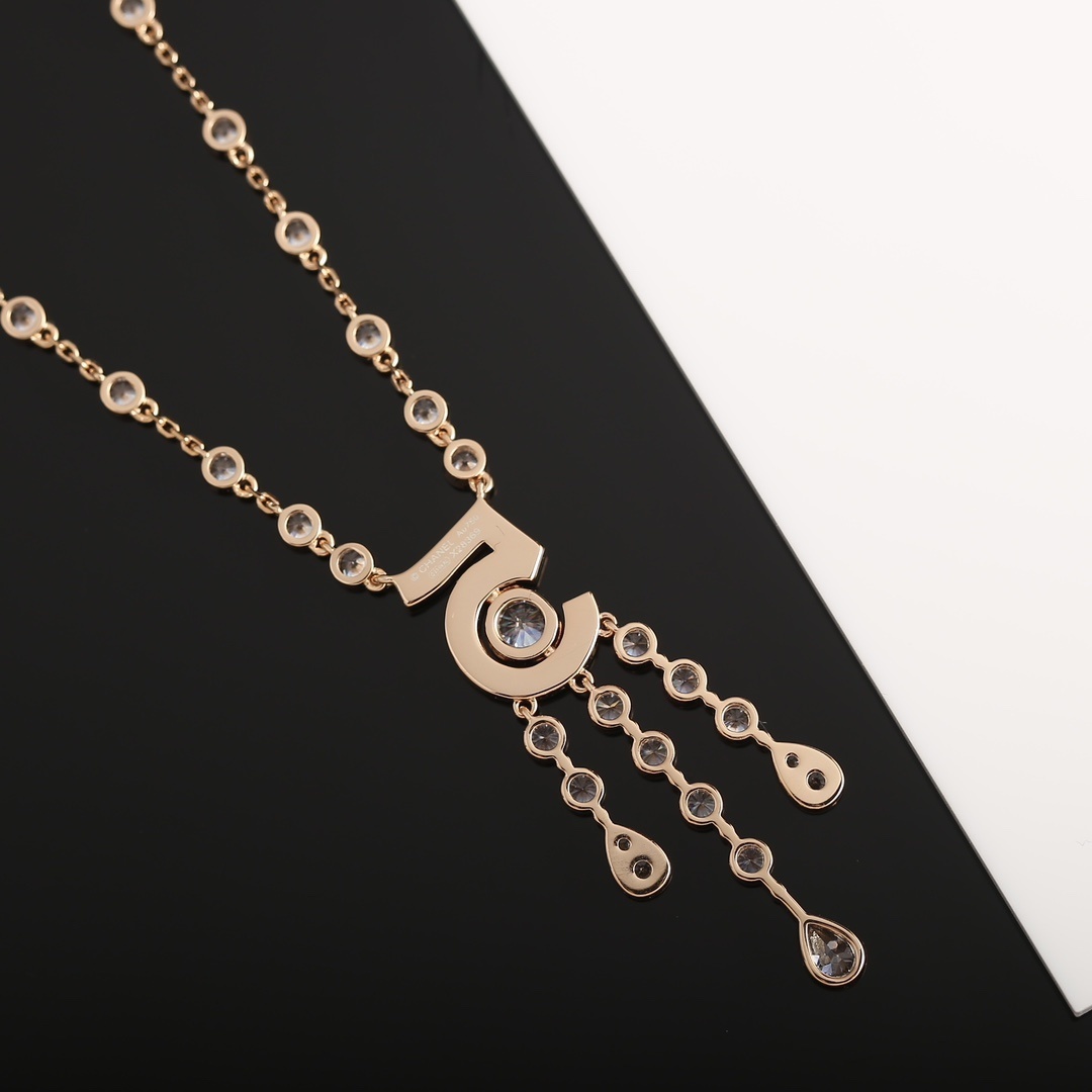 Luxury Eternal N°5 Diamond Pendant Necklace - Elegant Number 5