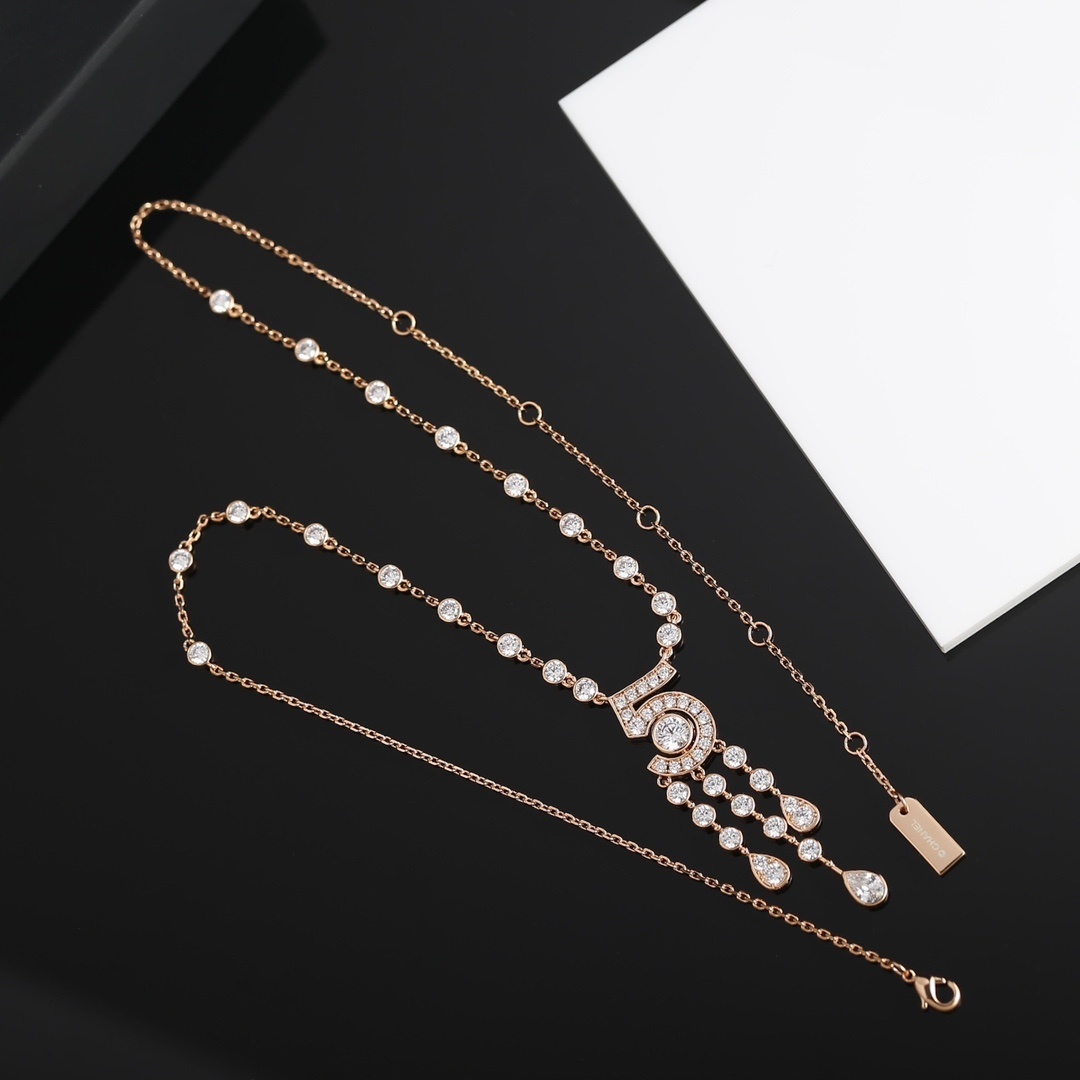 Luxury Eternal N°5 Diamond Pendant Necklace - Elegant Number 5