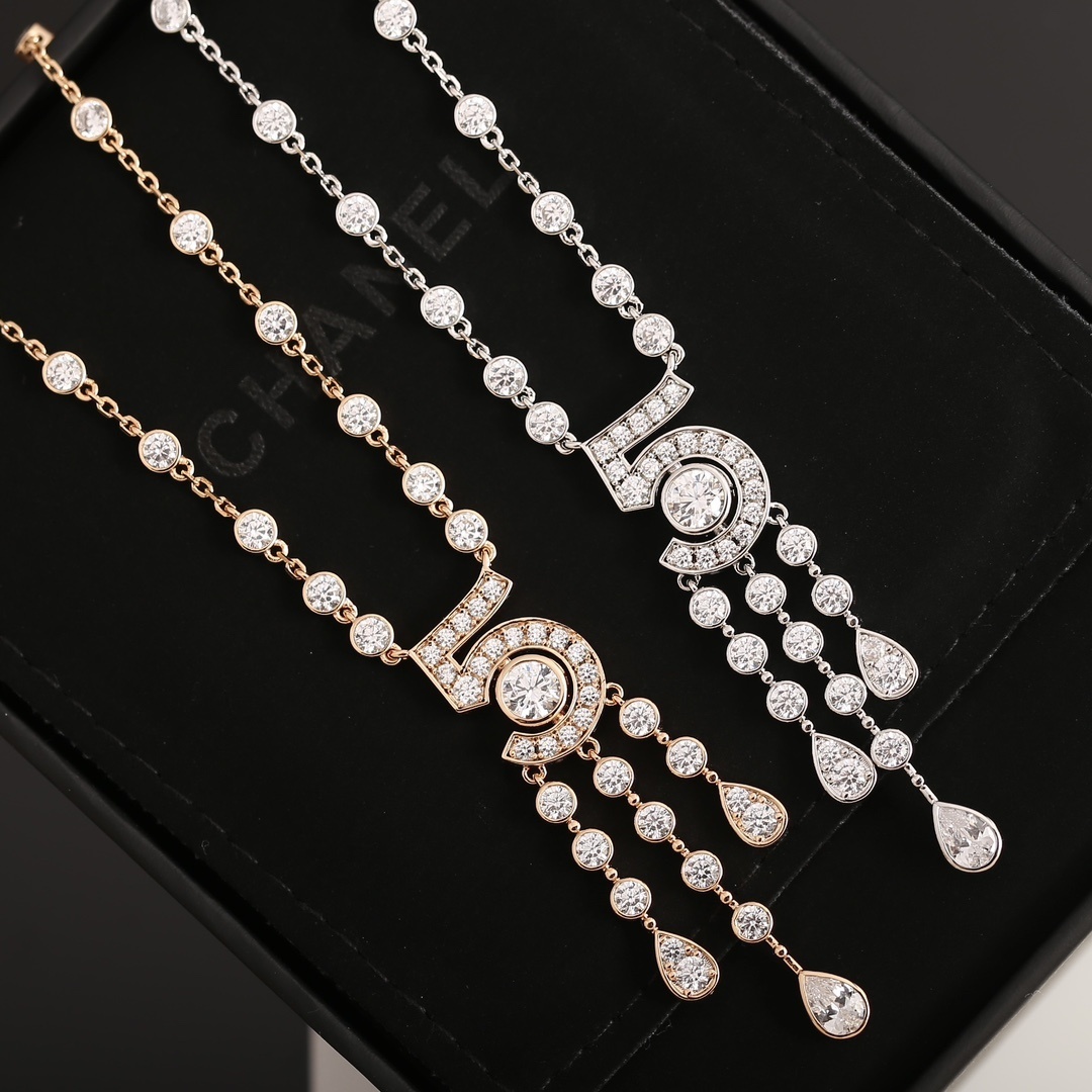 Luxury Eternal N°5 Diamond Pendant Necklace - Elegant Number 5