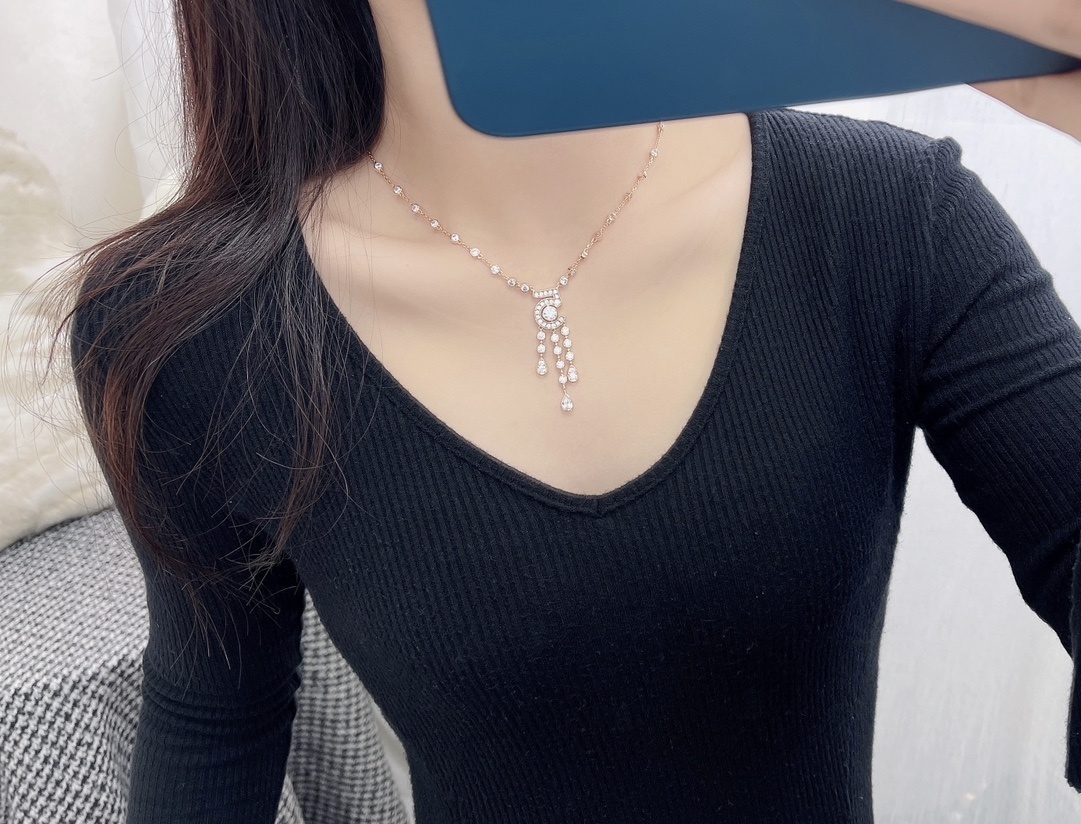 Luxury Eternal N°5 Diamond Pendant Necklace - Elegant Number 5