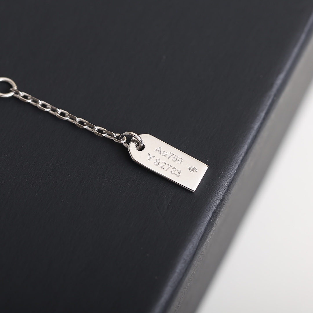 Elegant Silver No. 5 Crystal Drop Necklace - Luxury Jewelry Gift