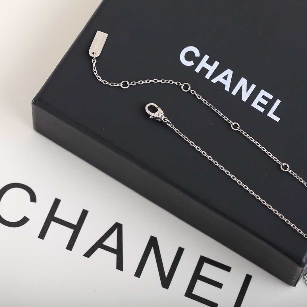 Elegant Silver No. 5 Crystal Drop Necklace - Luxury Jewelry Gift