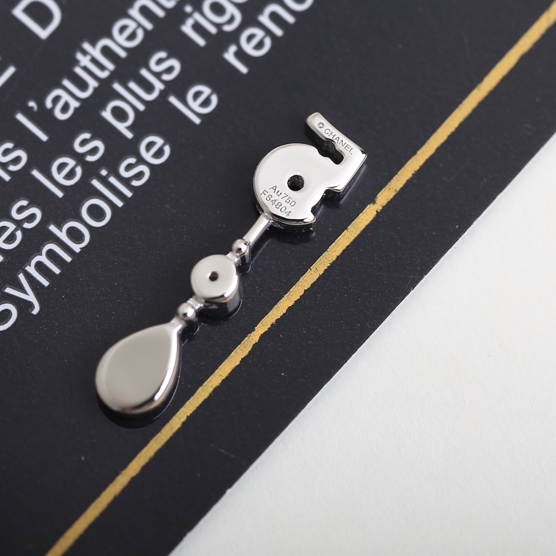 Luxury Number 5 Crystal Drop Earrings - Elegant Asymmetric Design