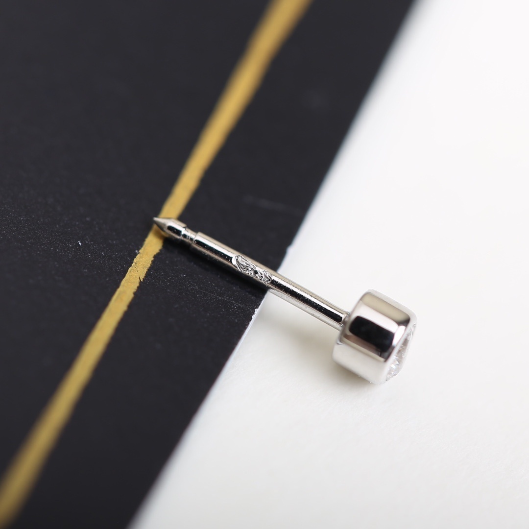 Luxury Number 5 Crystal Drop Earrings - Elegant Asymmetric Design