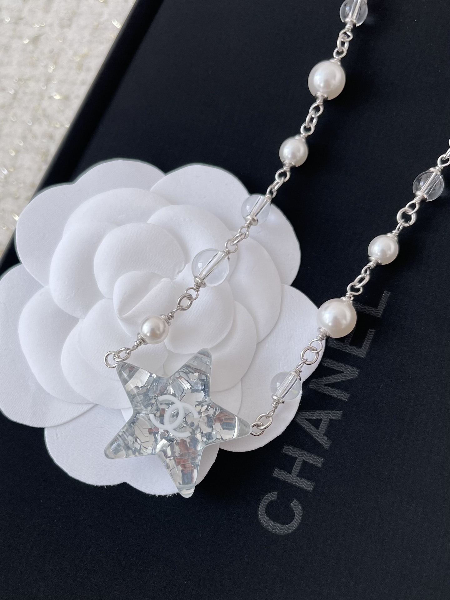 Luxury Star Pendant Pearl Necklace with CC Logo - Elegant Jewelry