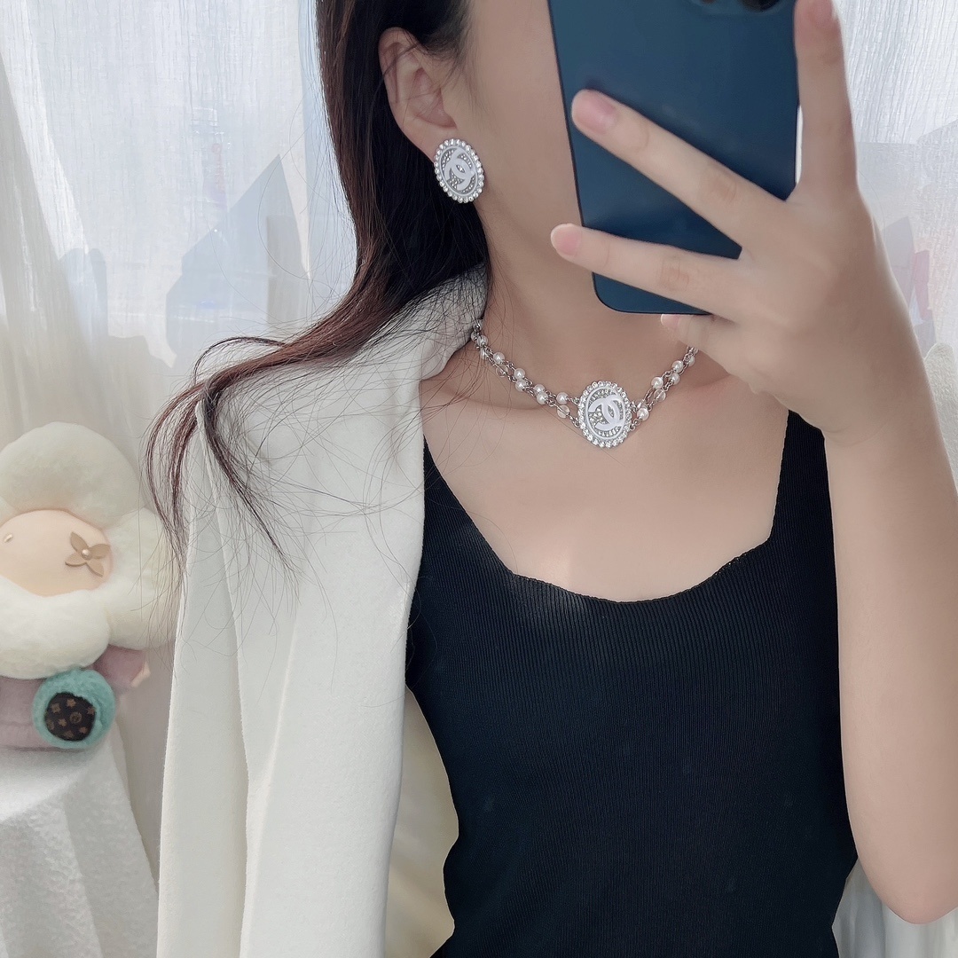 Luxury Double Layer Pearl CC Necklace with Sparkling Crystals