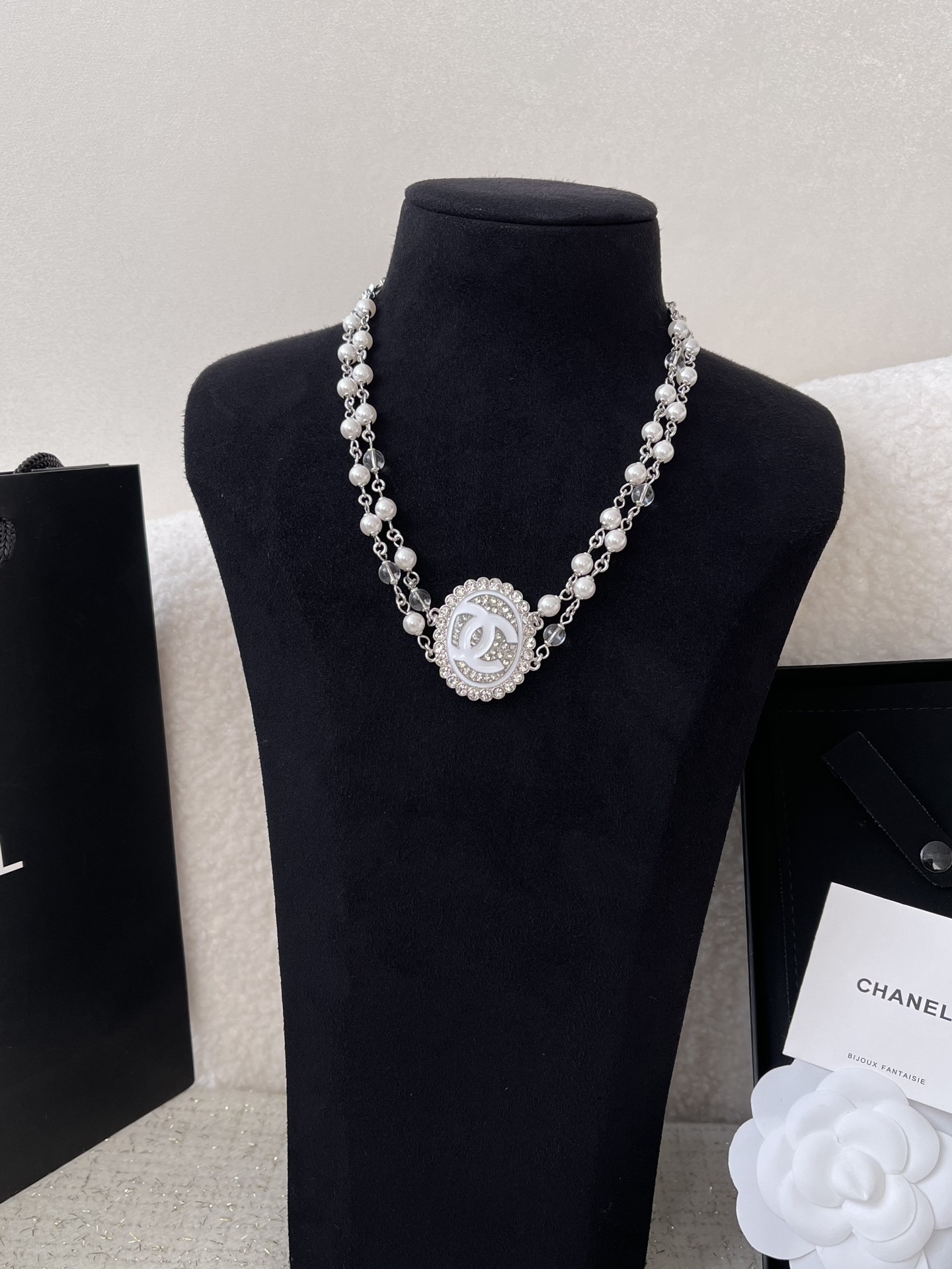 Luxury Double Layer Pearl CC Necklace with Sparkling Crystals