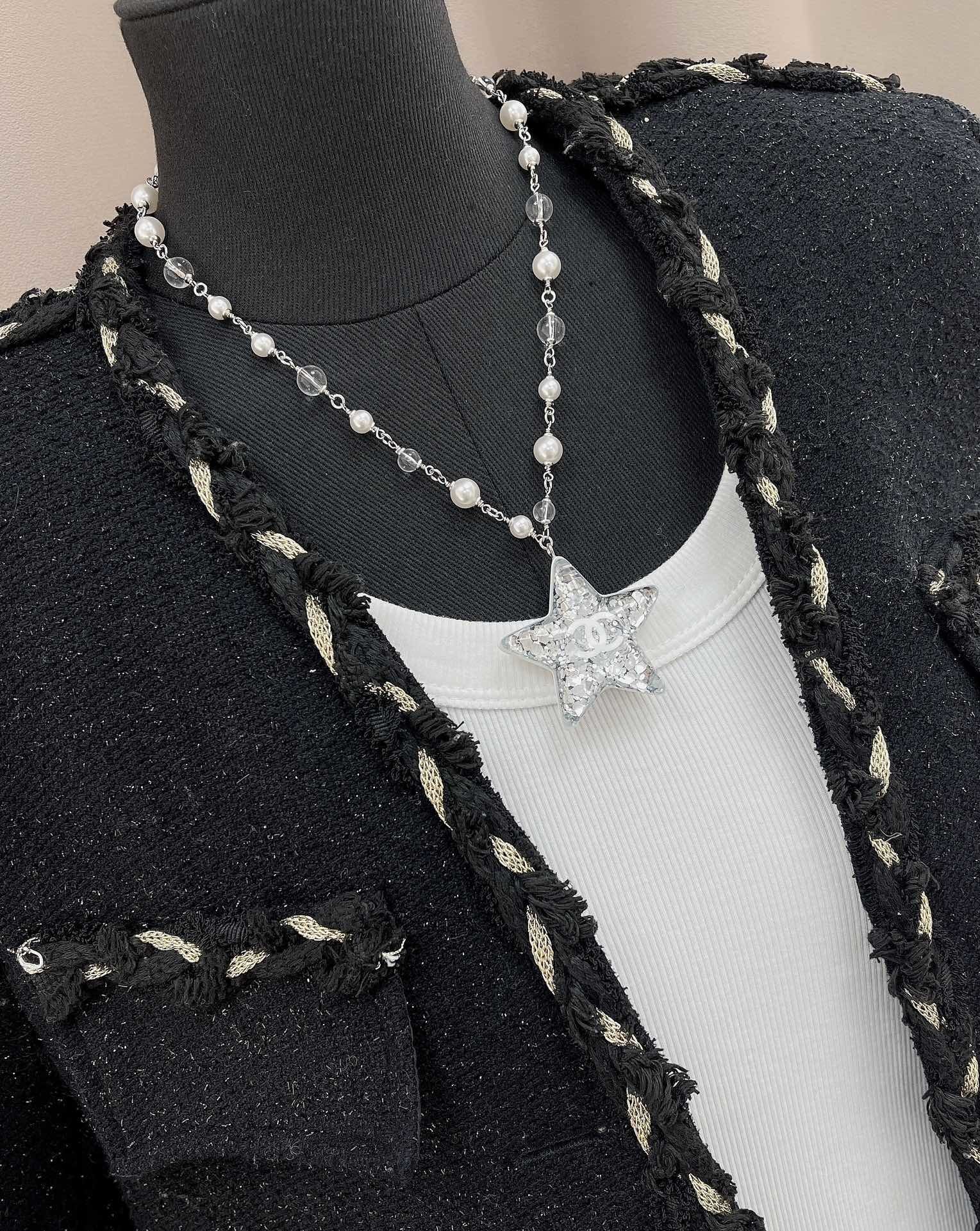 Elegant Star Pendant Pearl Necklace with CC Logo - Luxury Jewelry