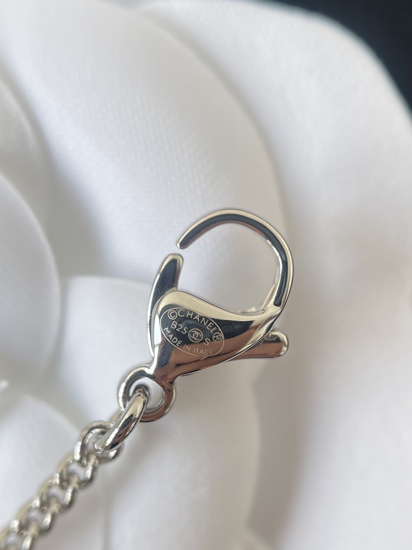 Chanel Silver-Tone CC Logo Oval Pendant Chain Necklace