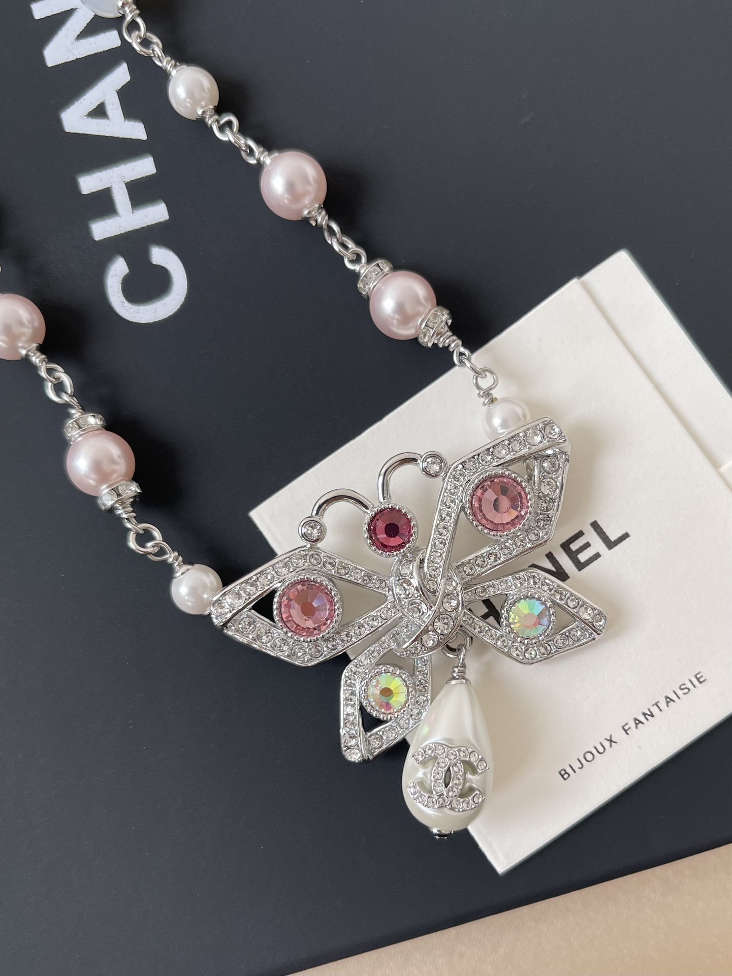Chanel 2024/25 Butterfly Necklace - Pink Pearls & Crystals CC Logo