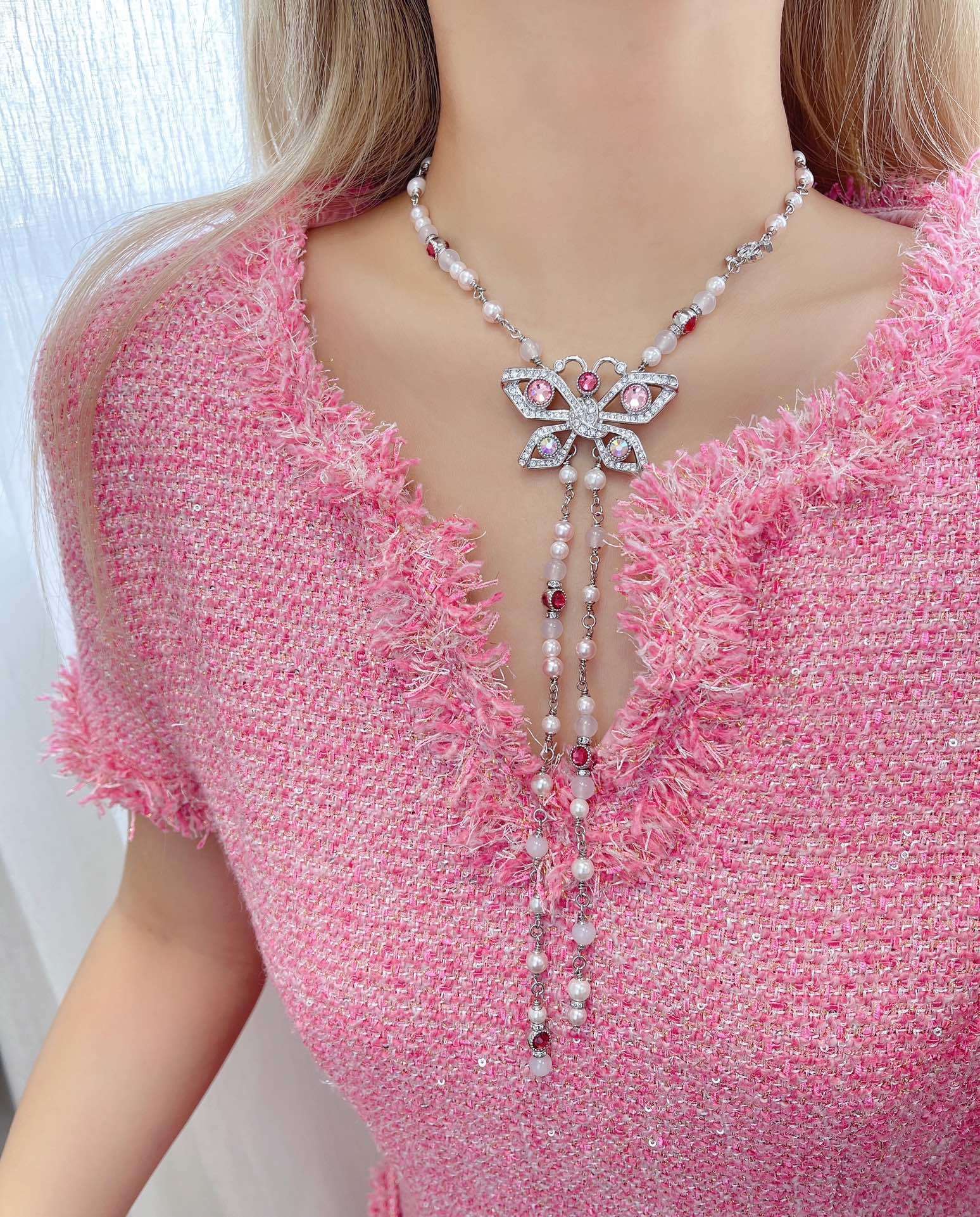 Chanel Elegant Butterfly Crystal Pearl Necklace - Silver Tone