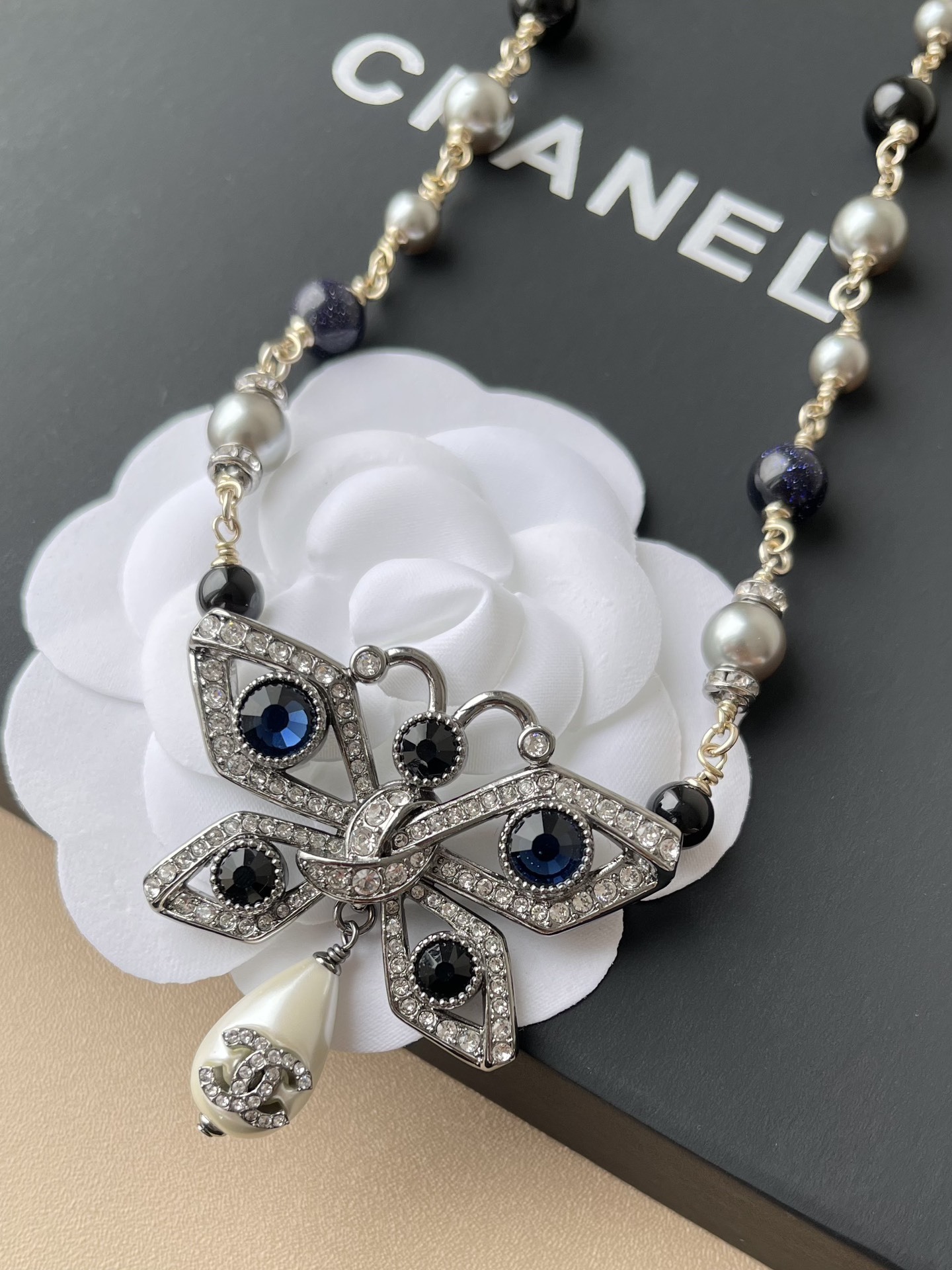 Chanel Butterfly Pearl Necklace 2024/25 Metiers d'Art Choker