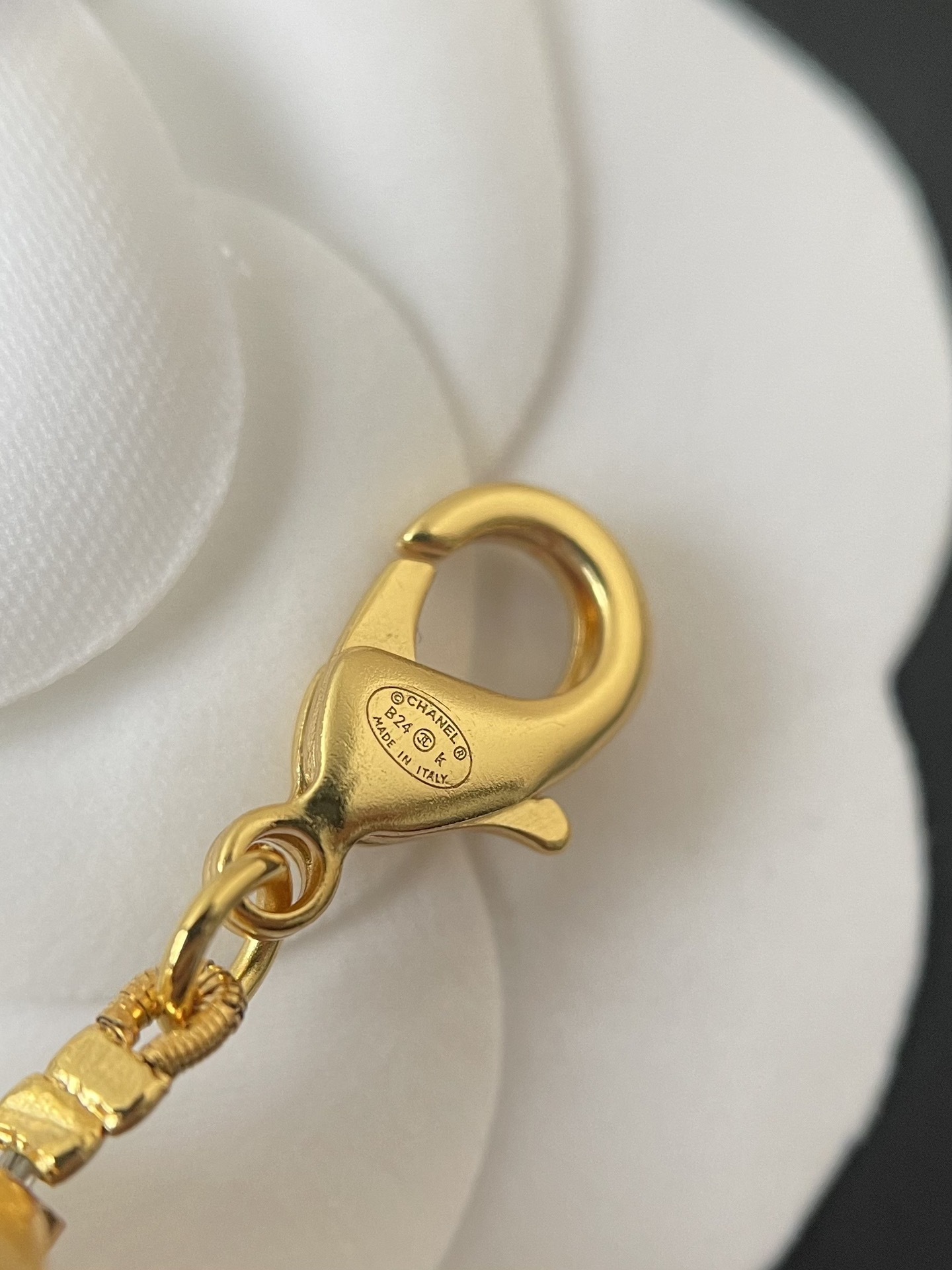 Chanel 2024/25 Gold Tone Metal & Faux Pearl Choker Necklace