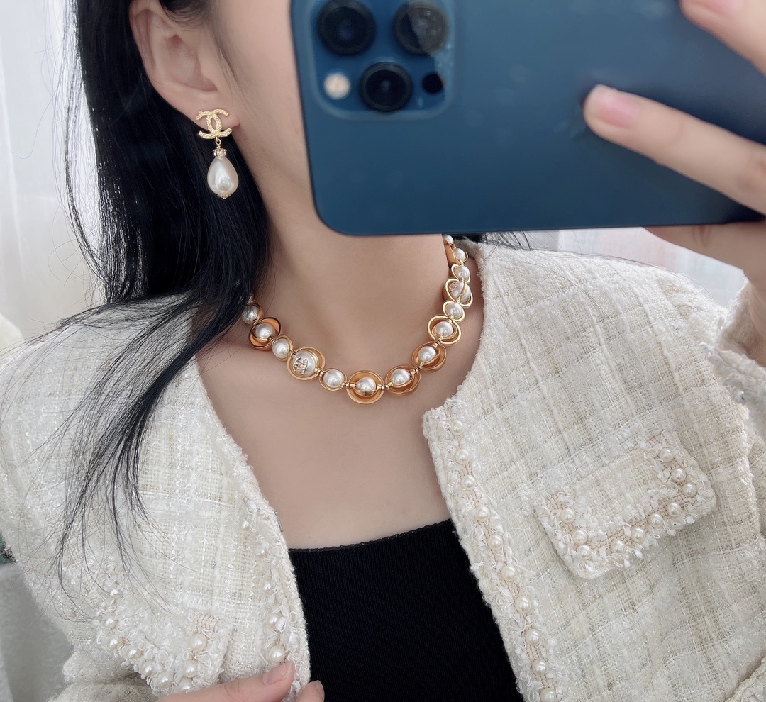 Chanel 2024/25 Gold Tone Metal & Faux Pearl Choker Necklace