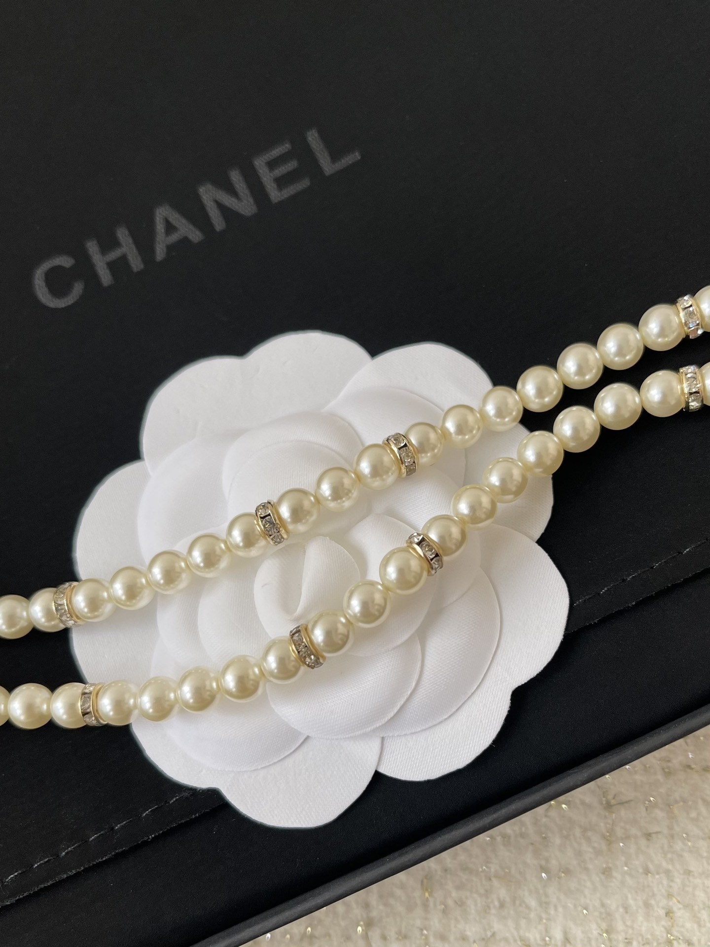 Luxury Pearl Necklace with Crystal CC Pendant - Elegant Jewelry Set