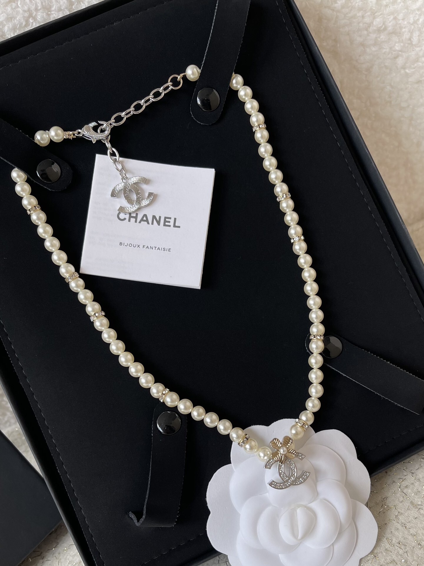 Luxury Pearl Necklace with Crystal CC Pendant - Elegant Jewelry Set
