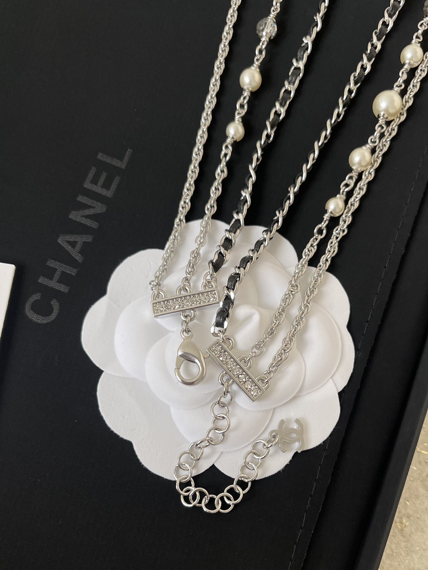 Elegant Chanel CC Logo Long Multi-Strand Pearl Necklace - Silver