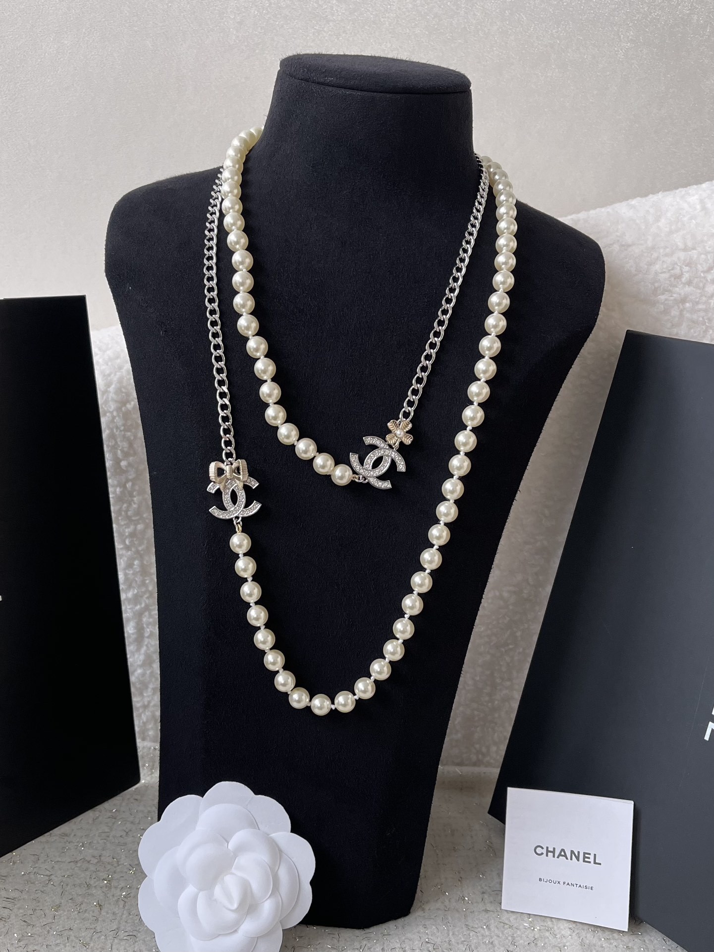 Luxury CC Logo Long Pearl Necklace with Crystals and Bows - Silver