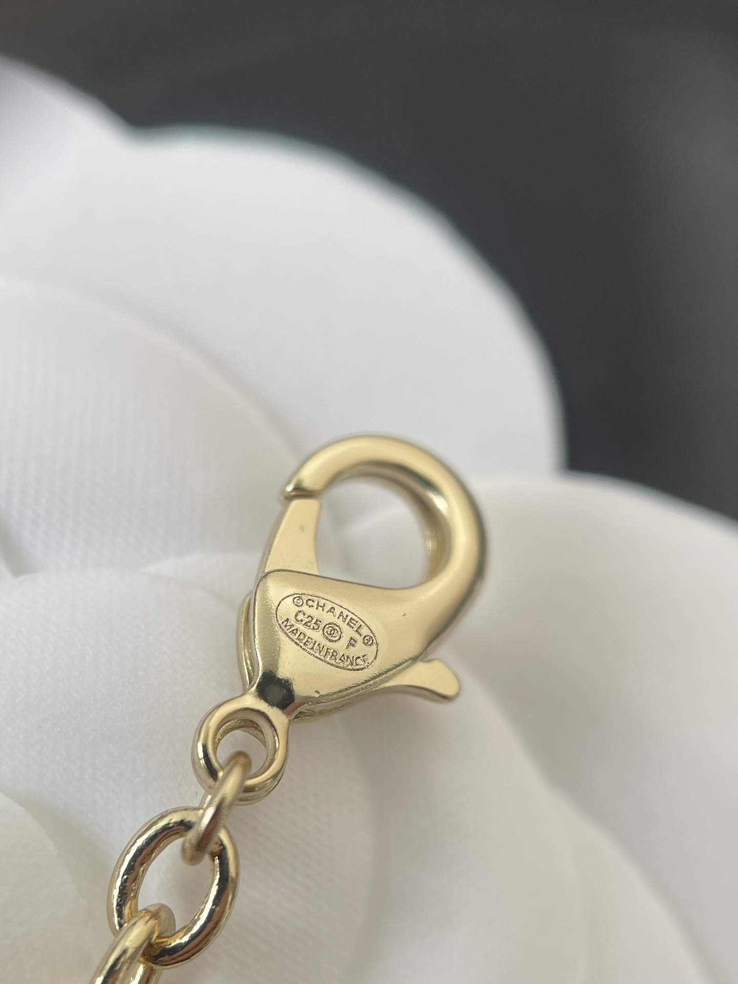 Elegant Crystal Heart Pendant Necklace & Earrings Luxury Jewelry Set