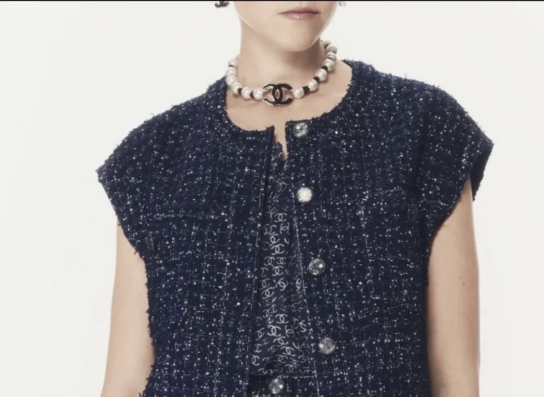 Luxury Pearl Choker Necklace with Gold & Black CC Pendant