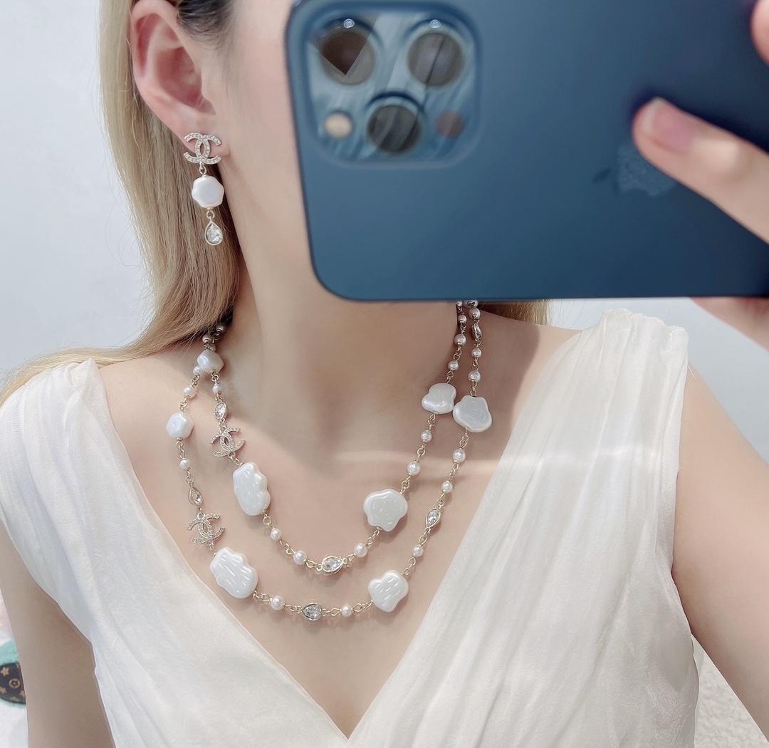 Chanel CC Logo Pearl & Crystal Long Necklace - 2024/25 Collection
