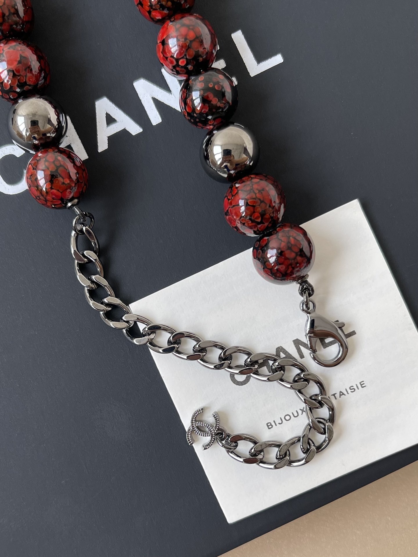 Chanel 2024/25 Métiers d'Art Red Glass Bead & Ruthenium CC Necklace