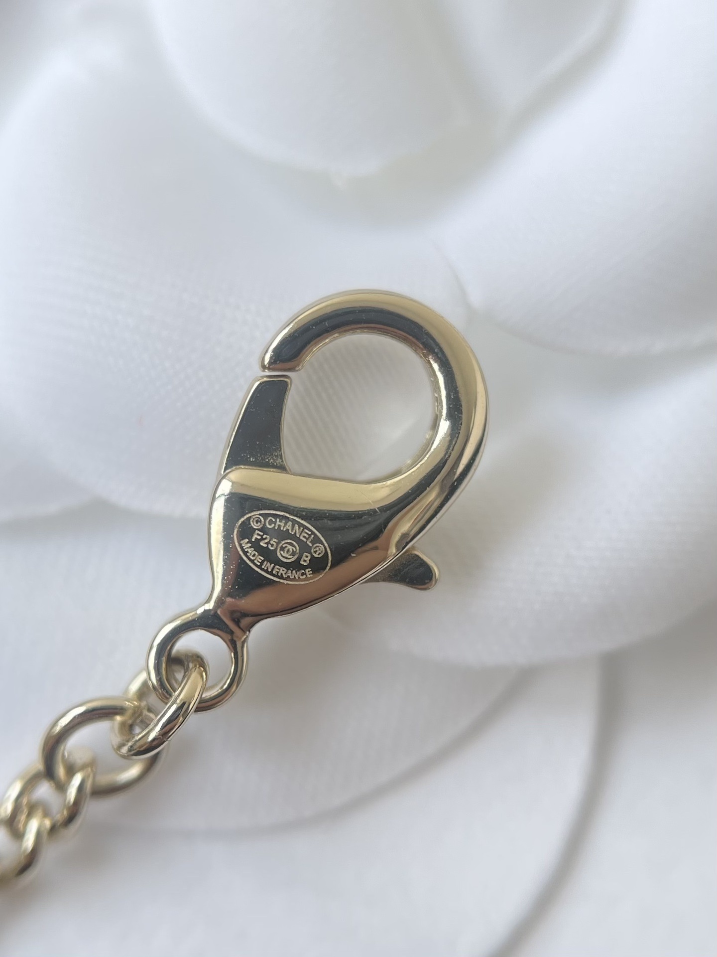 Luxury Chanel CC Logo Crystal Necklace & Earring Set