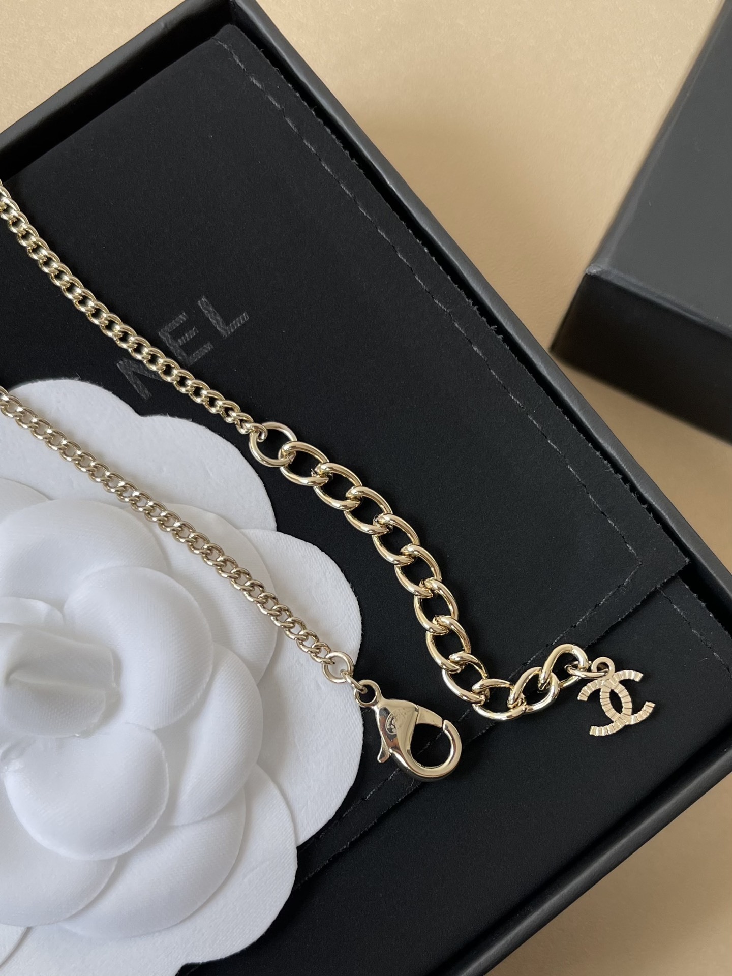 Luxury Chanel CC Logo Crystal Necklace & Earring Set