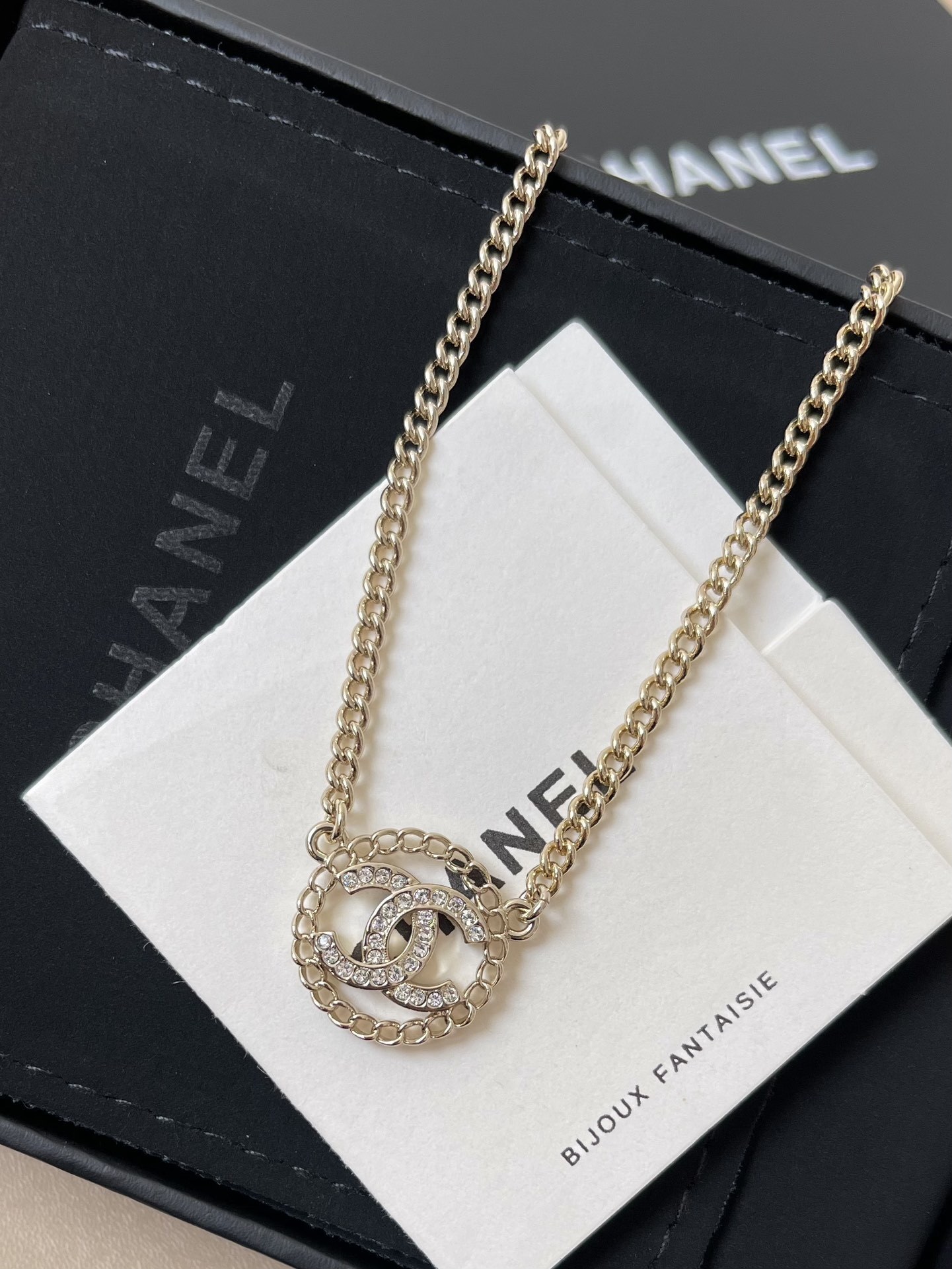 Luxury Chanel CC Logo Crystal Necklace & Earring Set
