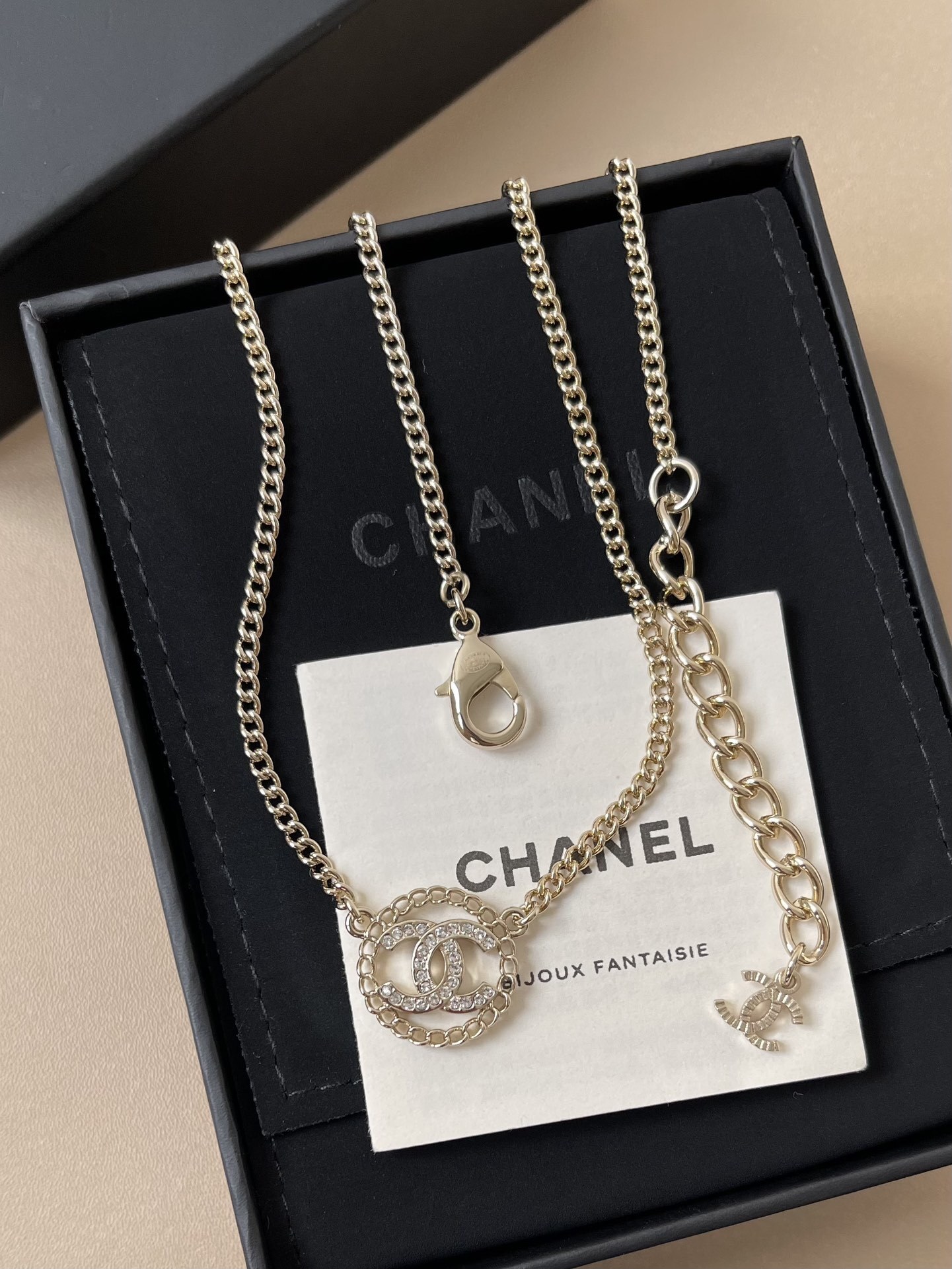 Luxury Chanel CC Logo Crystal Necklace & Earring Set