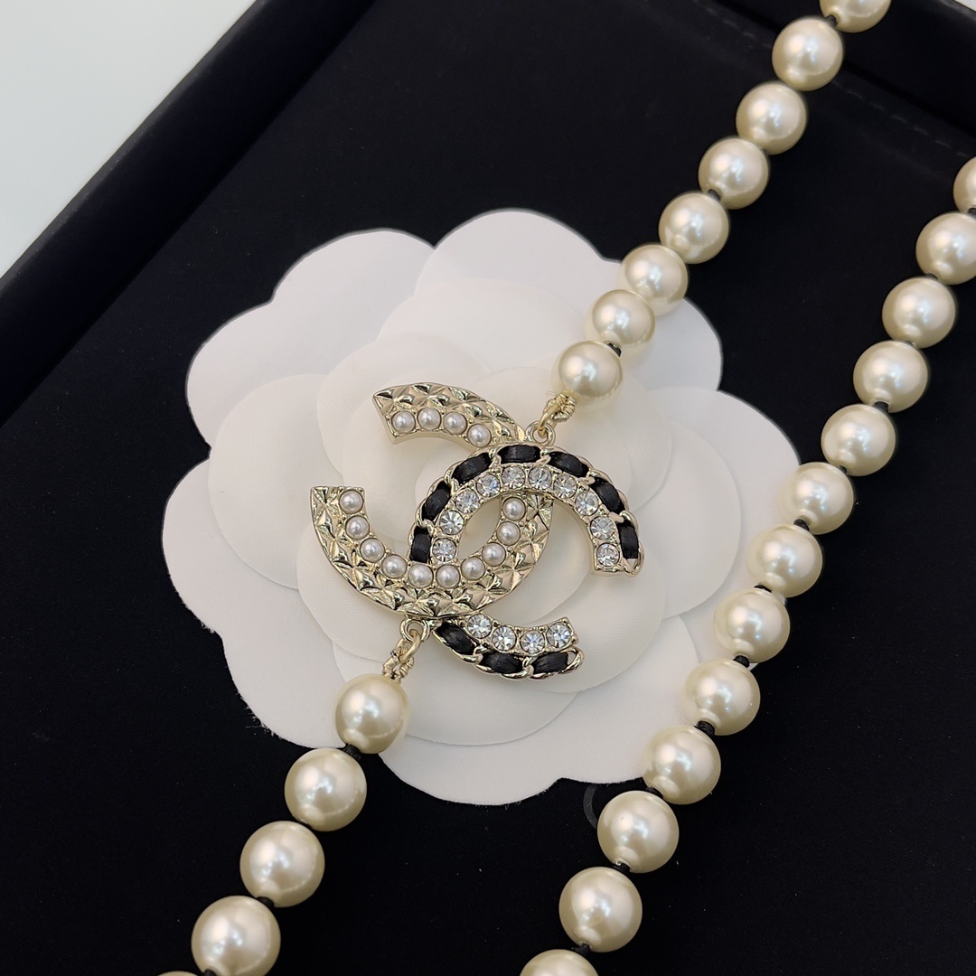 Luxury Long Pearl Necklace with Crystal Double C Logo Pendant