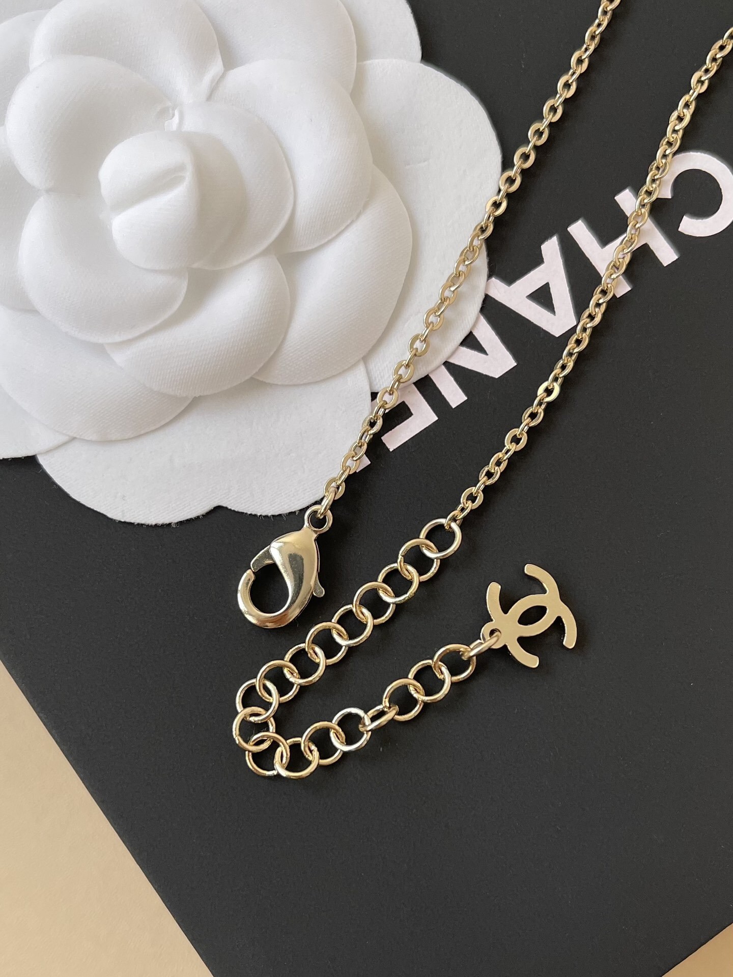 Chanel CC Logo Necklace Gold Metal Pearls & Rhinestones 2025/26