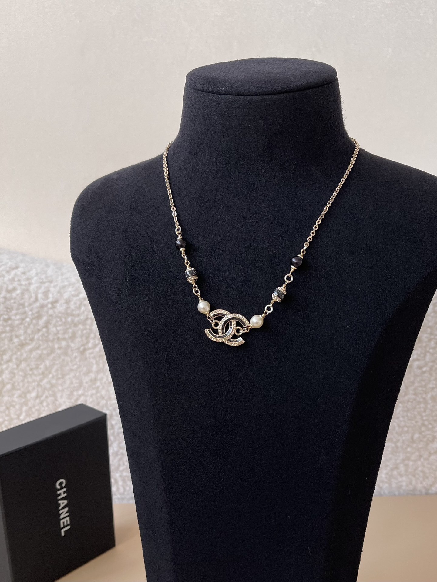 Chanel CC Logo Necklace Gold Metal Pearls & Rhinestones 2025/26
