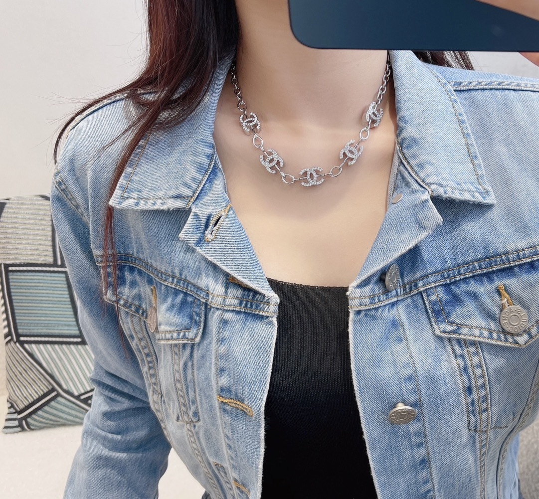 Luxury Silver CC Logo Crystal Choker Necklace for Women