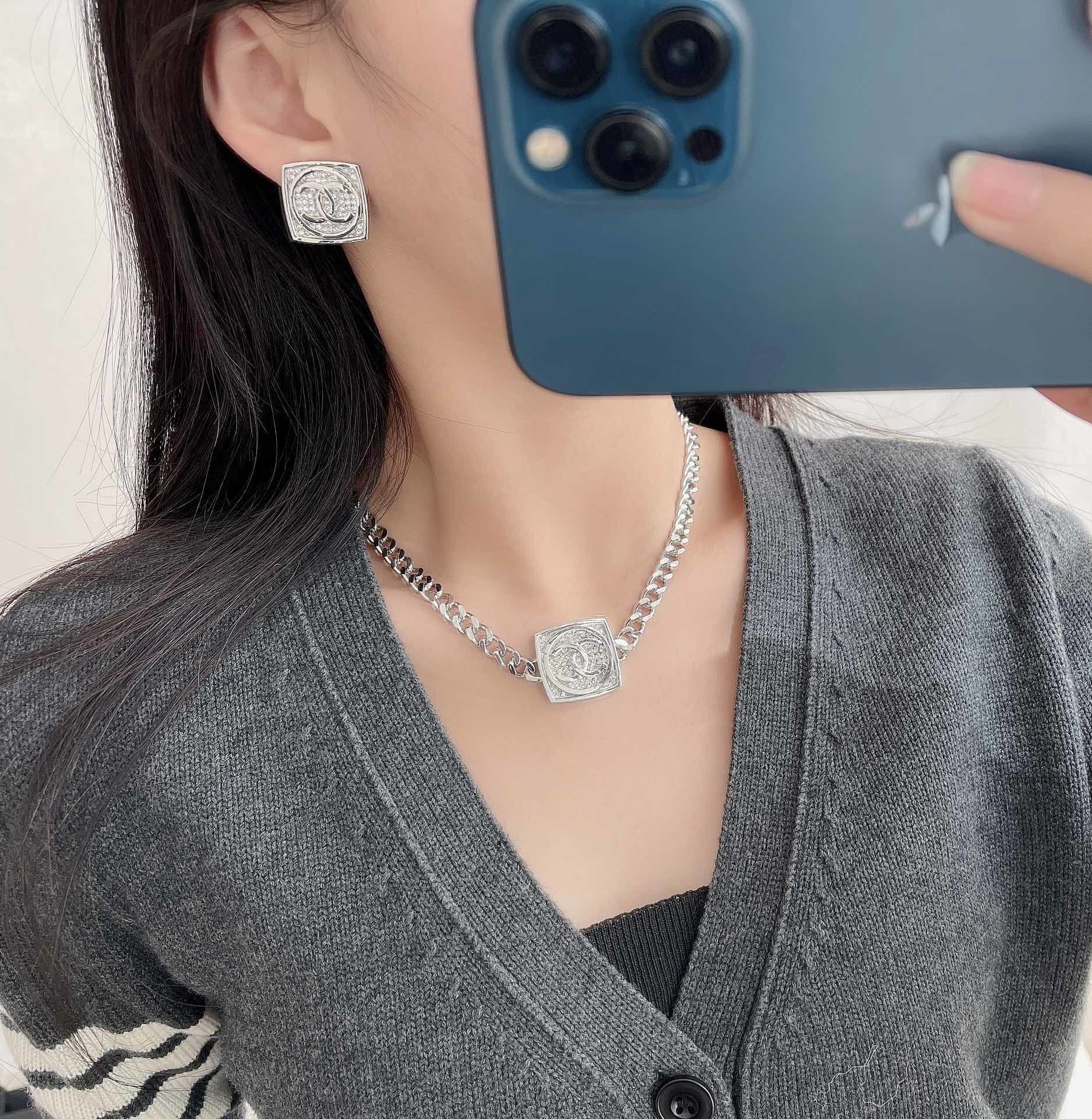 Luxury Silver Curb Chain Choker with Square Crystal Logo Pendant