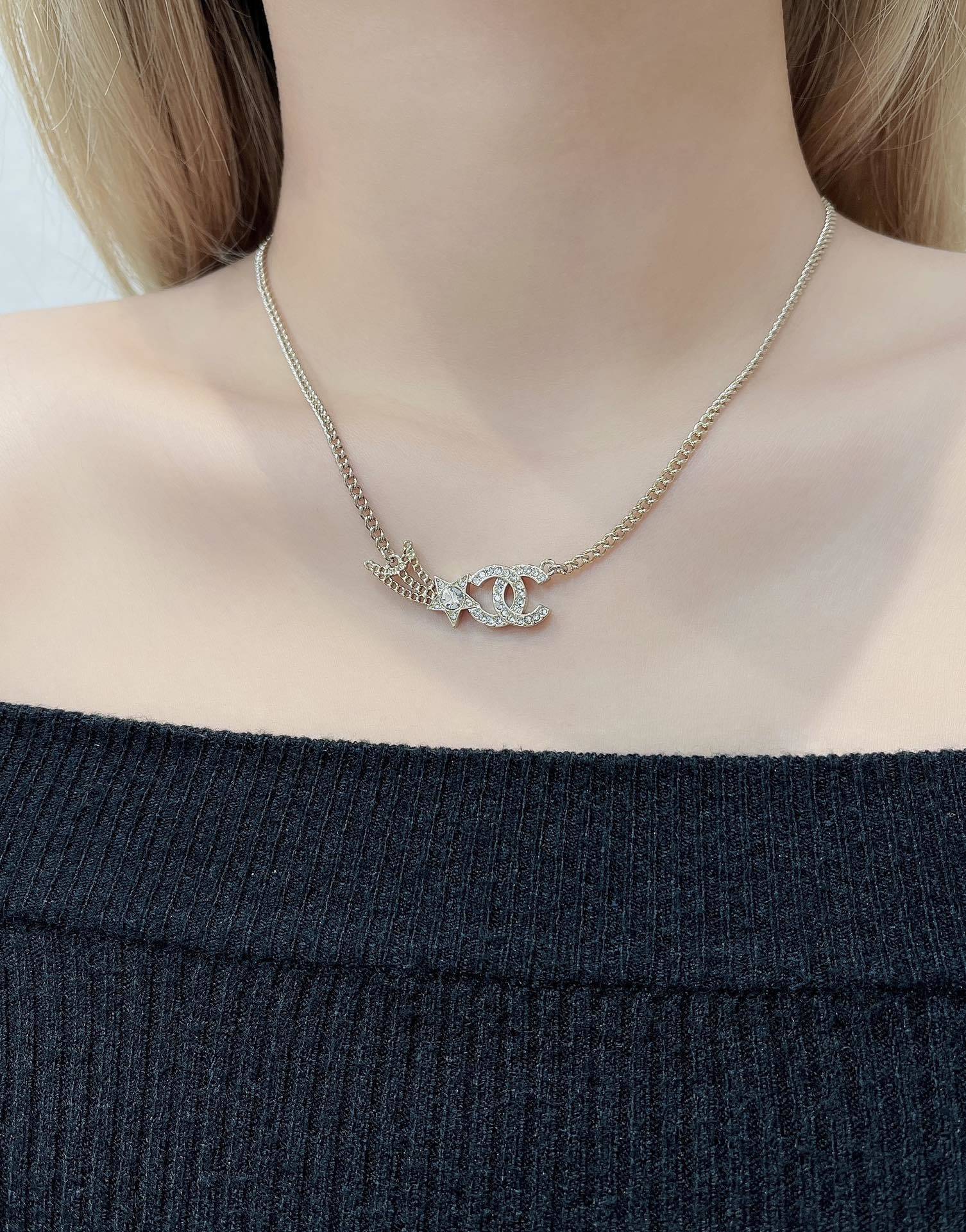 Luxury Crystal CC Logo Shooting Star Necklace for Women