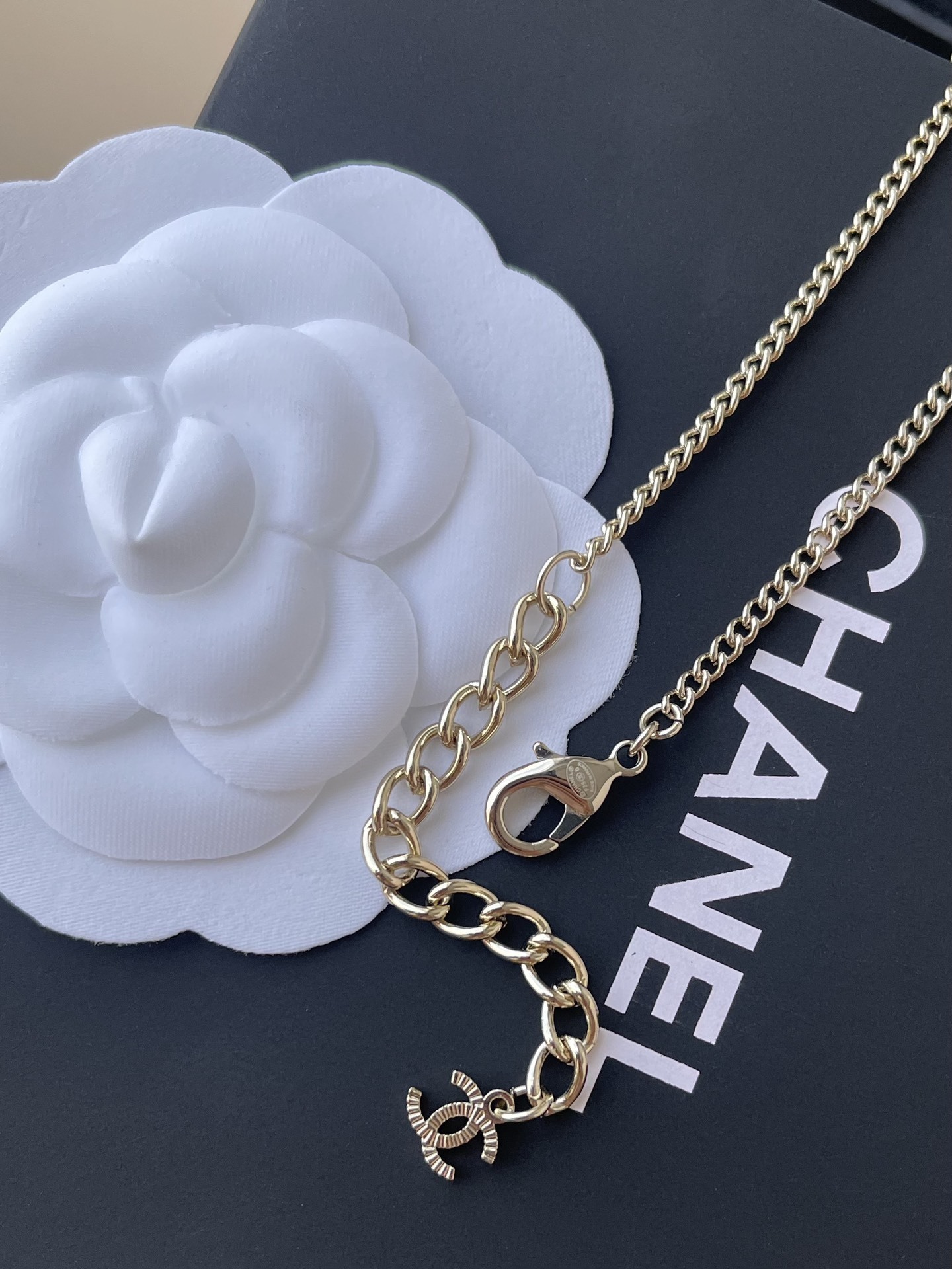 Luxury Crystal CC Logo Shooting Star Necklace for Women