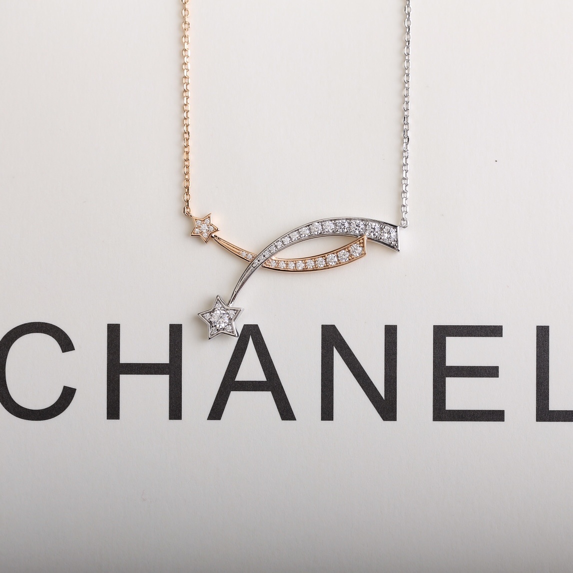 Luxury Étoile Filante 18K Gold Shooting Star Diamond Necklace